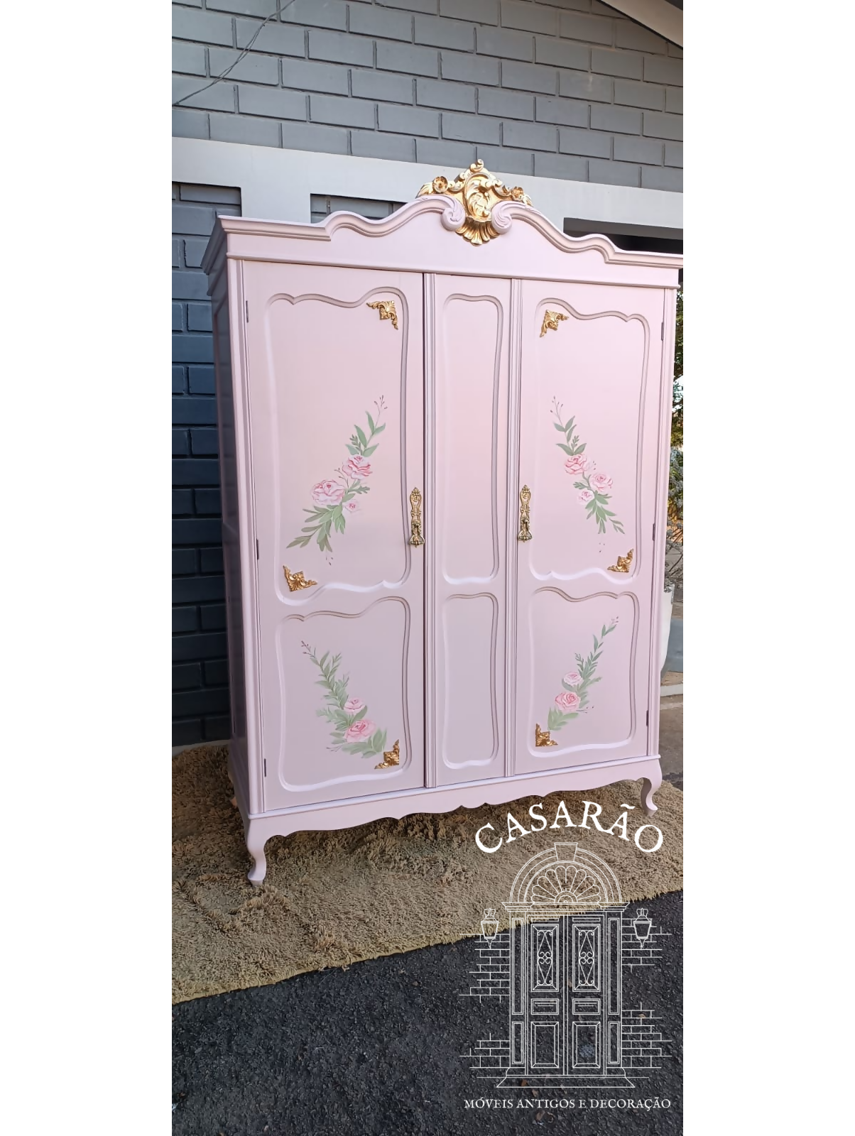 GUARDA-ROUPA LAQUEADO PROVENÇAL com detalhes florais