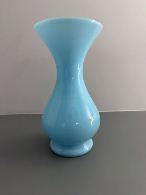 VASO EM OPALINA AZUL