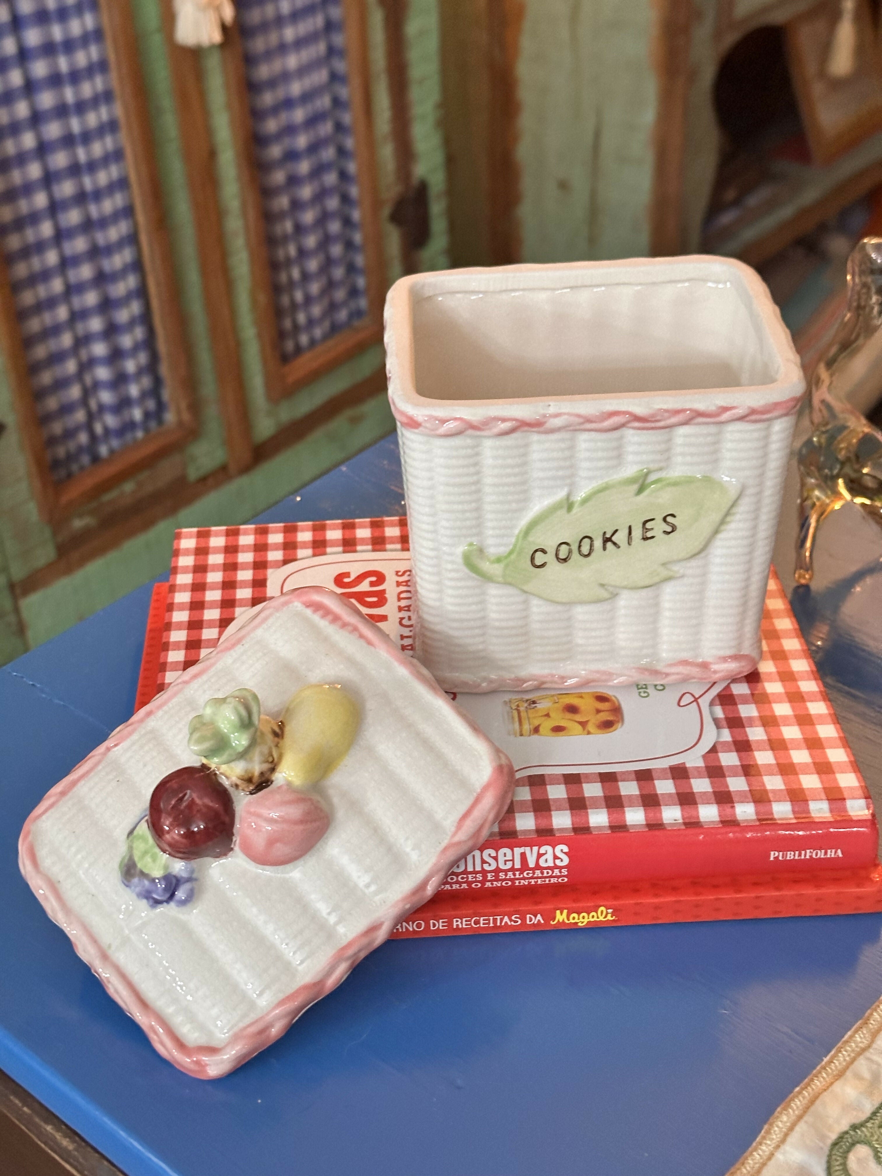 Lindeza de biscoiteira / potiche vintage japonês - com delicadas frutinhas na tampa