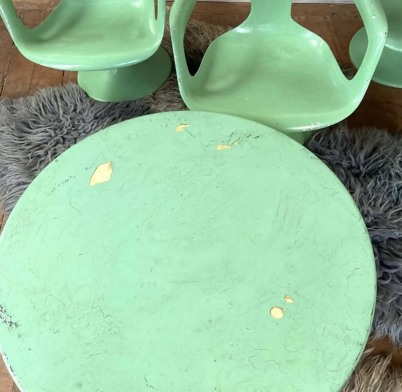 Conjunto Tulipa em fibra para jardim (4 cadeiras + mesa)