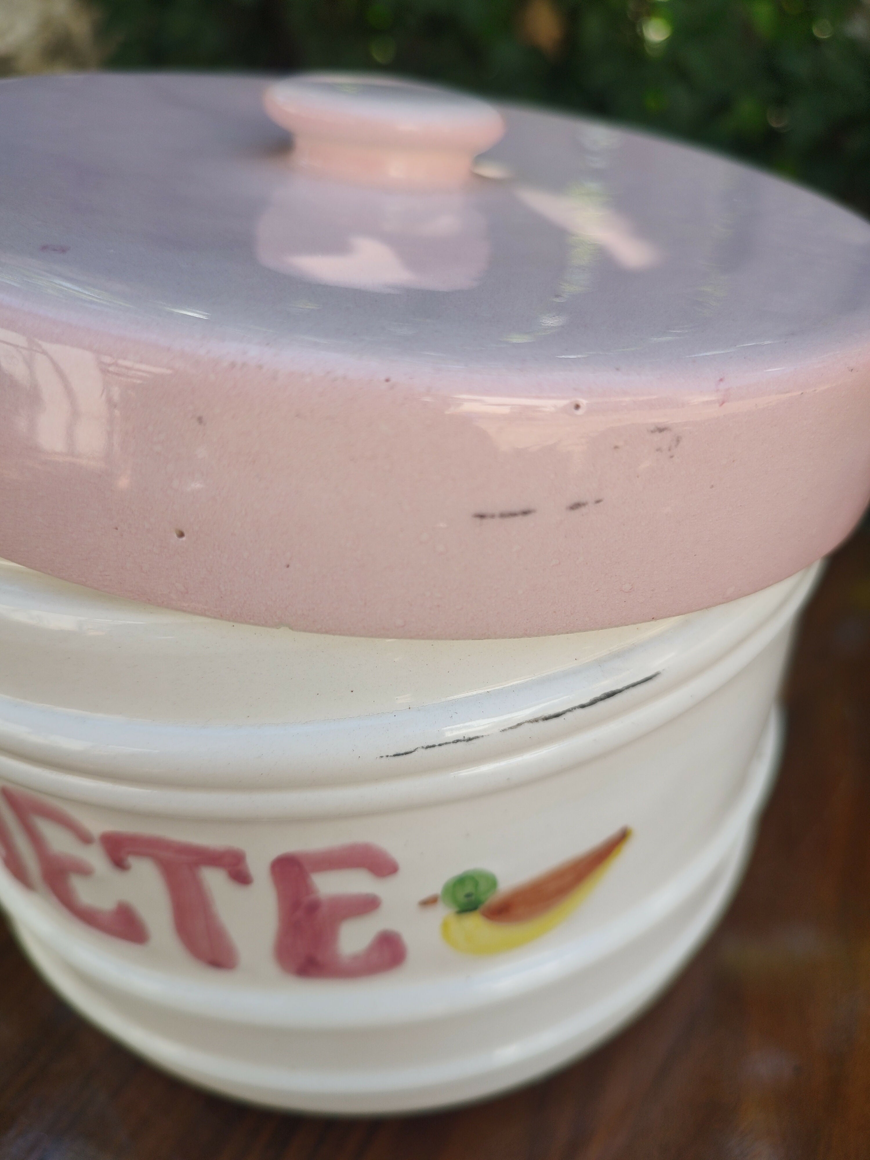 Antigo e Simpático Pote em Porcelana com escrito "Sorvete"