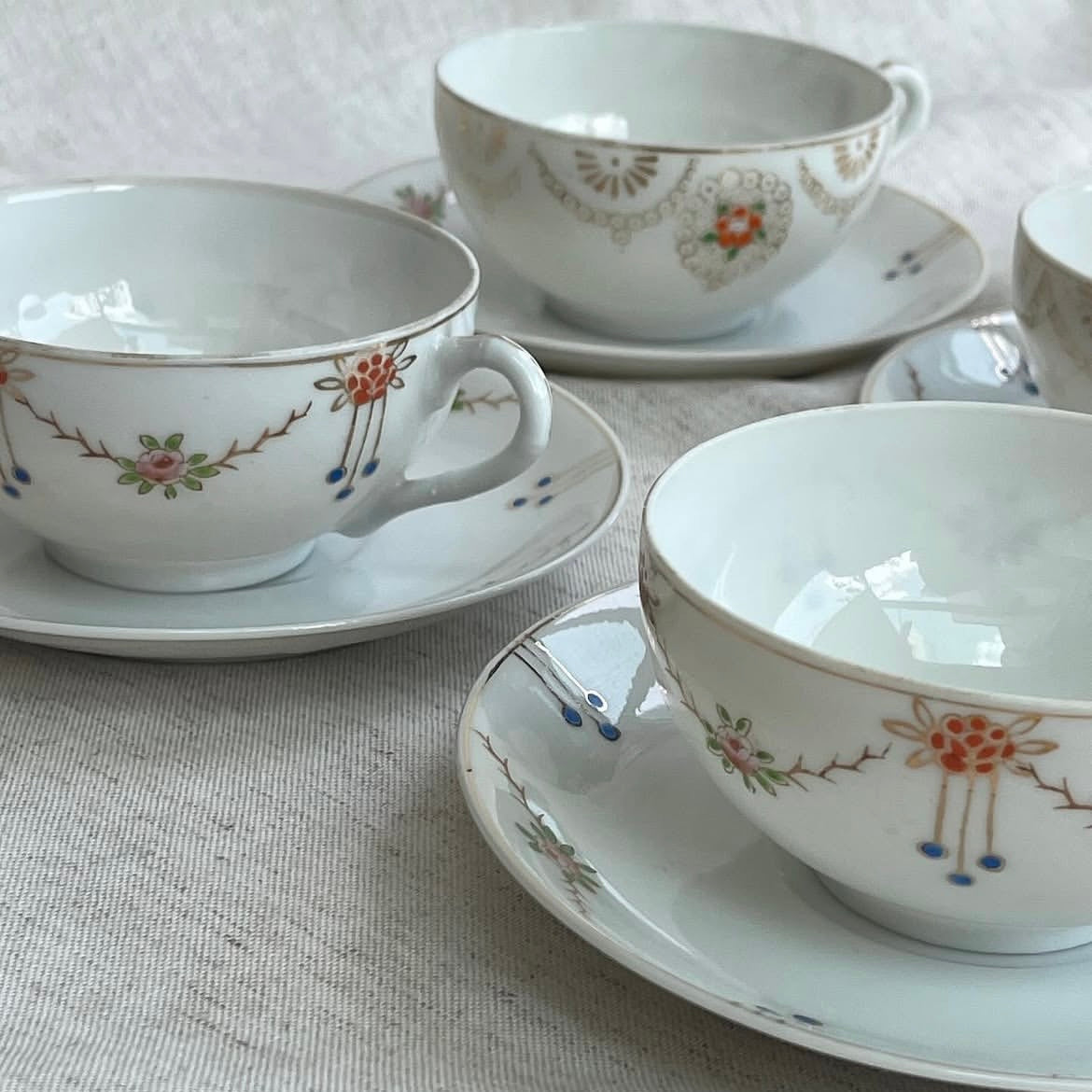 Xícaras Japonesas -  Porcelana Casquinha de Ovo com motivos florais I Eggshell