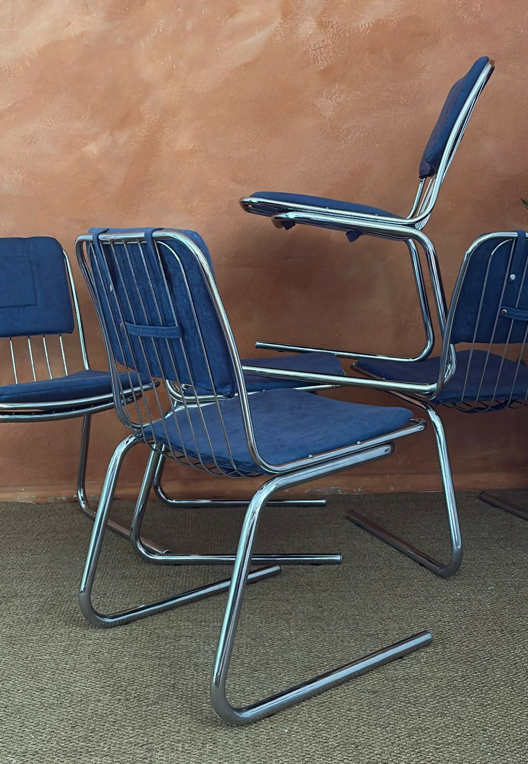 cadeira unitária Pozza cromada anos 70