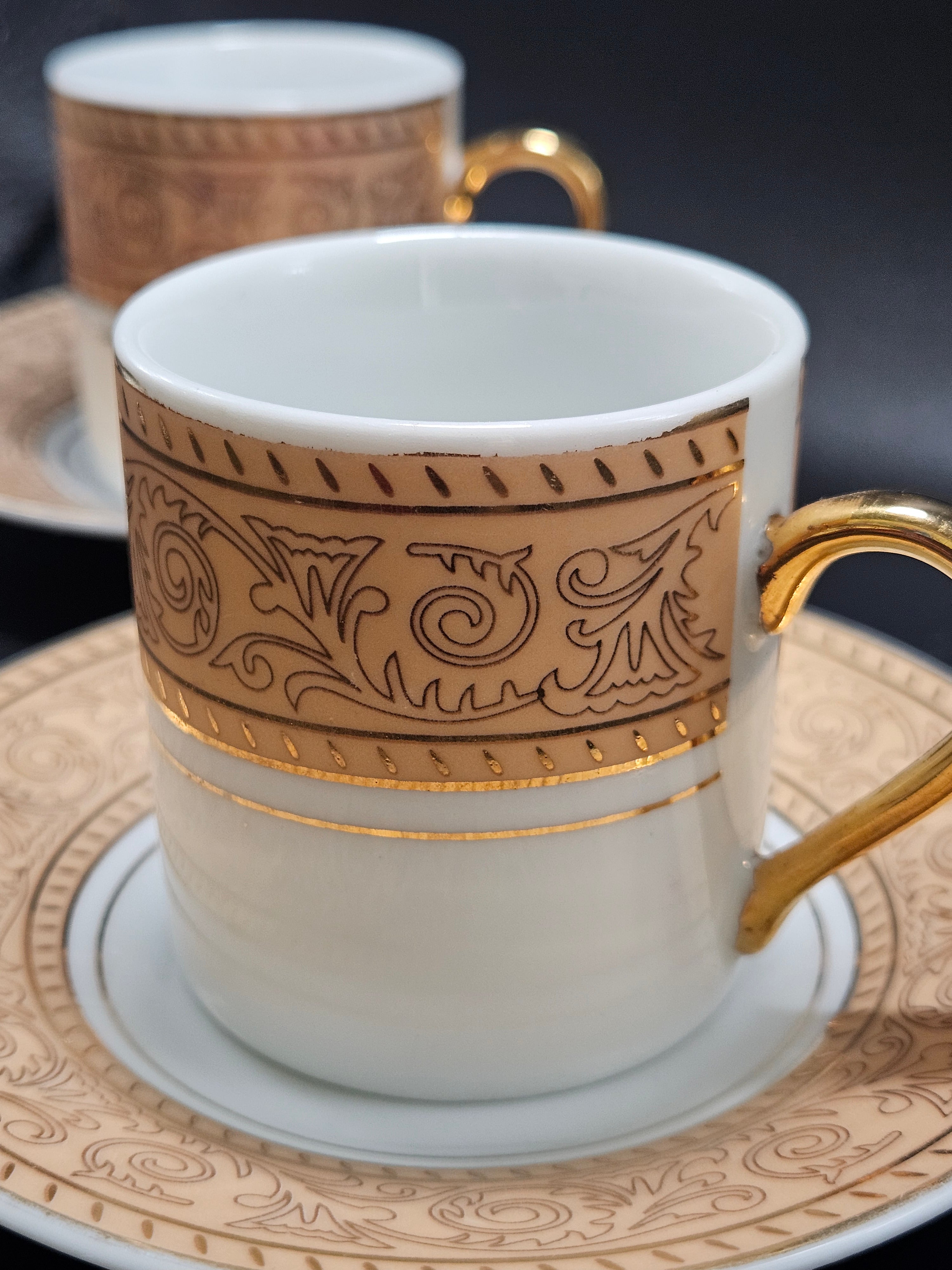 Xícaras de Café em Porcelana Japonesa Yusui com Ouro