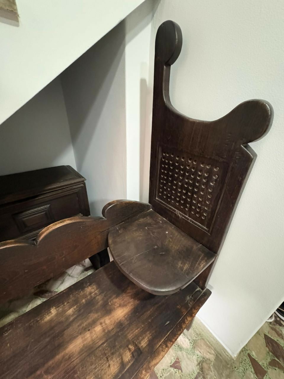 Antigo Banco confessionário em madeira