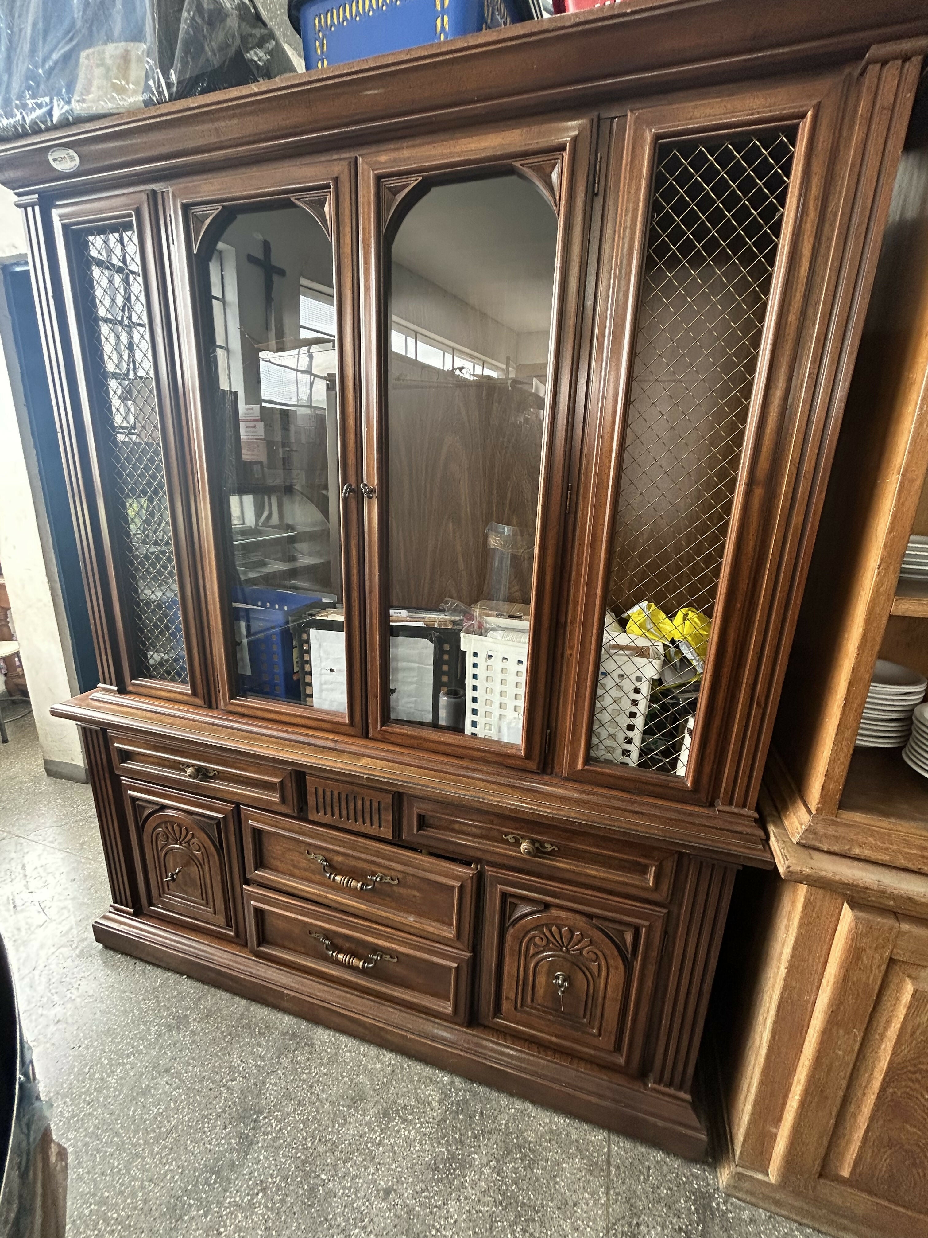 Armário / Louceiro em Madeira