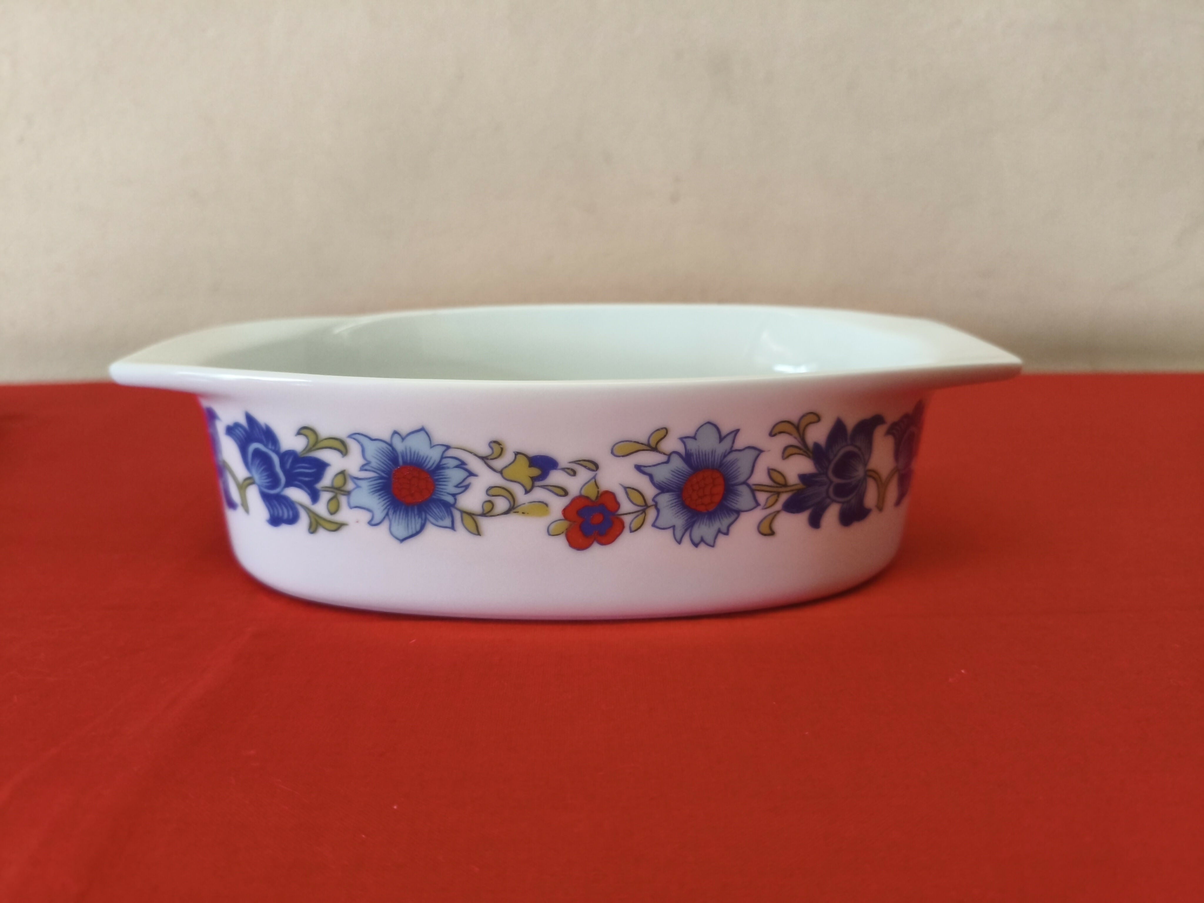 Travessas refratárias em porcelana Real com motivos florais