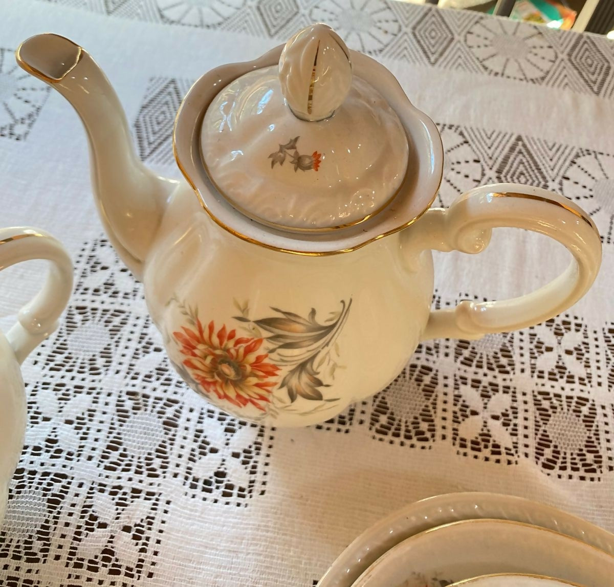 Jogo de chá e jantar em porcelana clássica Tcheca (130 peças)