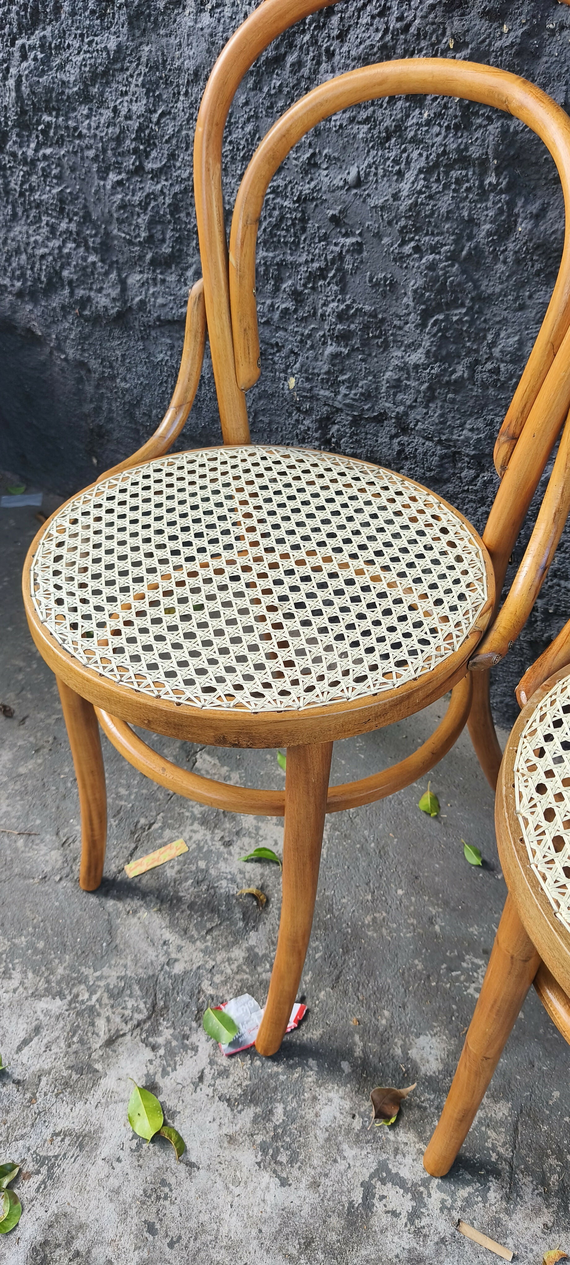 Par de Cadeiras Thonart modelo Thonet em palhinha