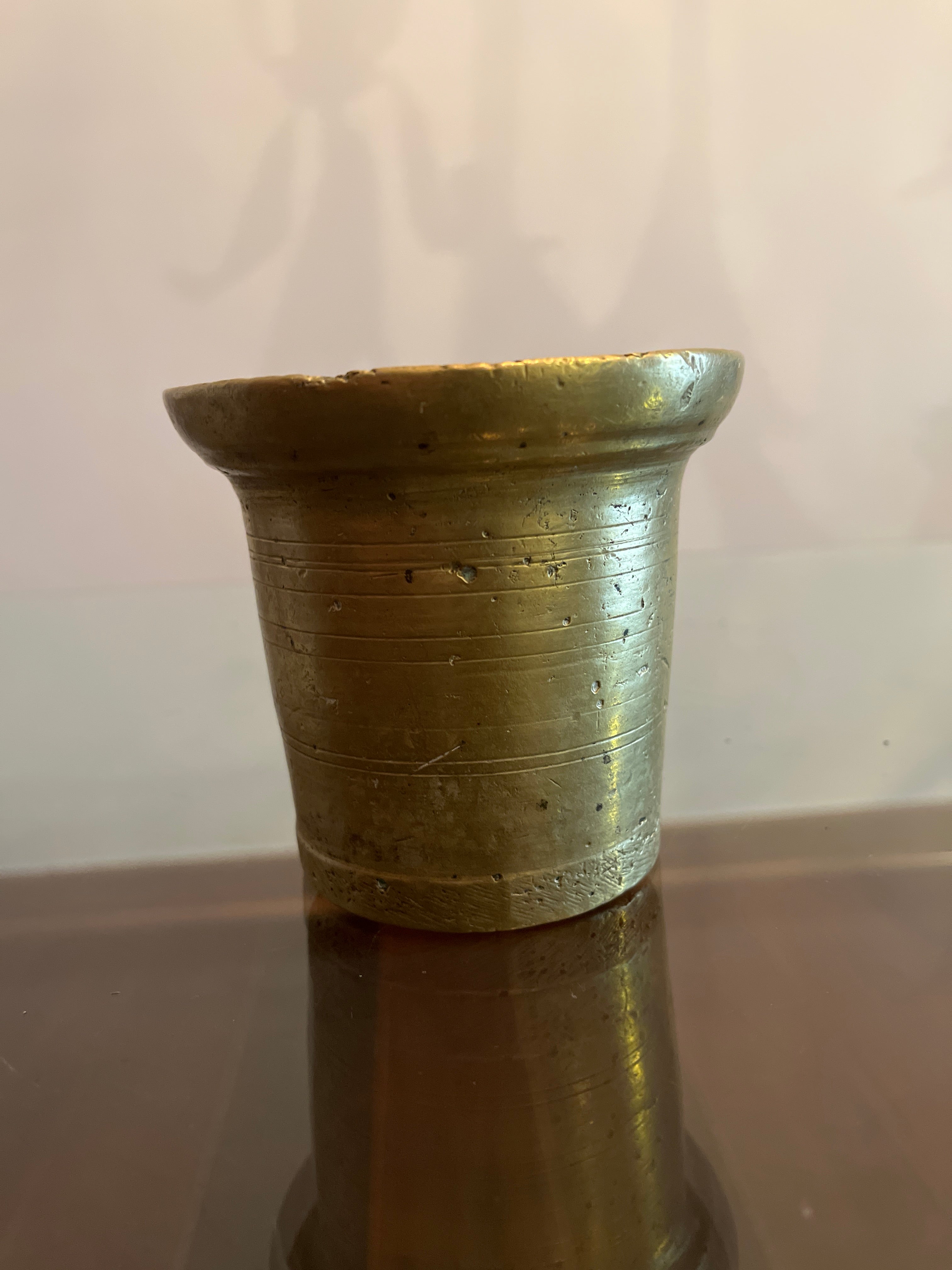 Almofariz de bronze de uso medicinal 