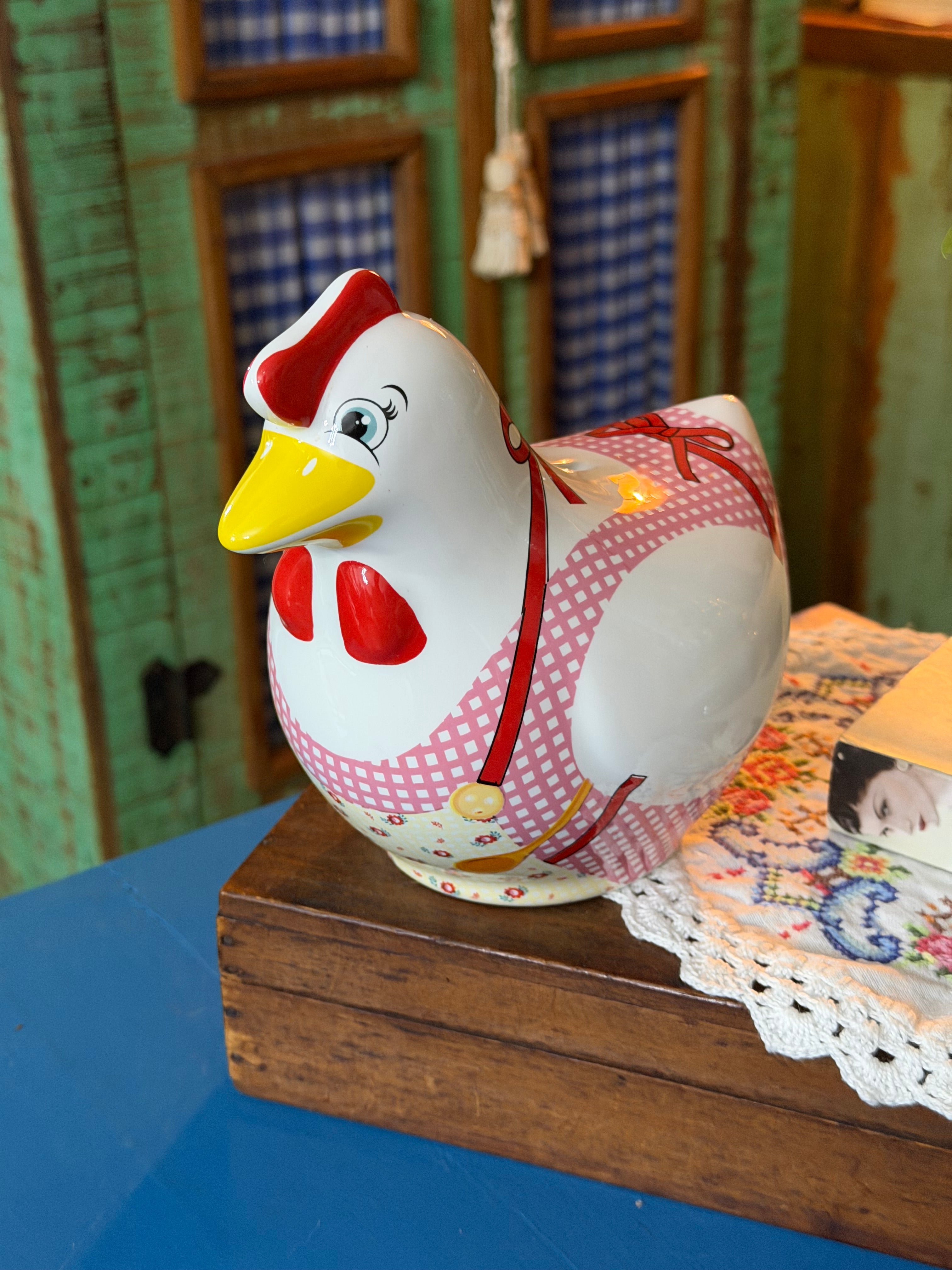 Encantadora e raro cofre de galinha em porcelana