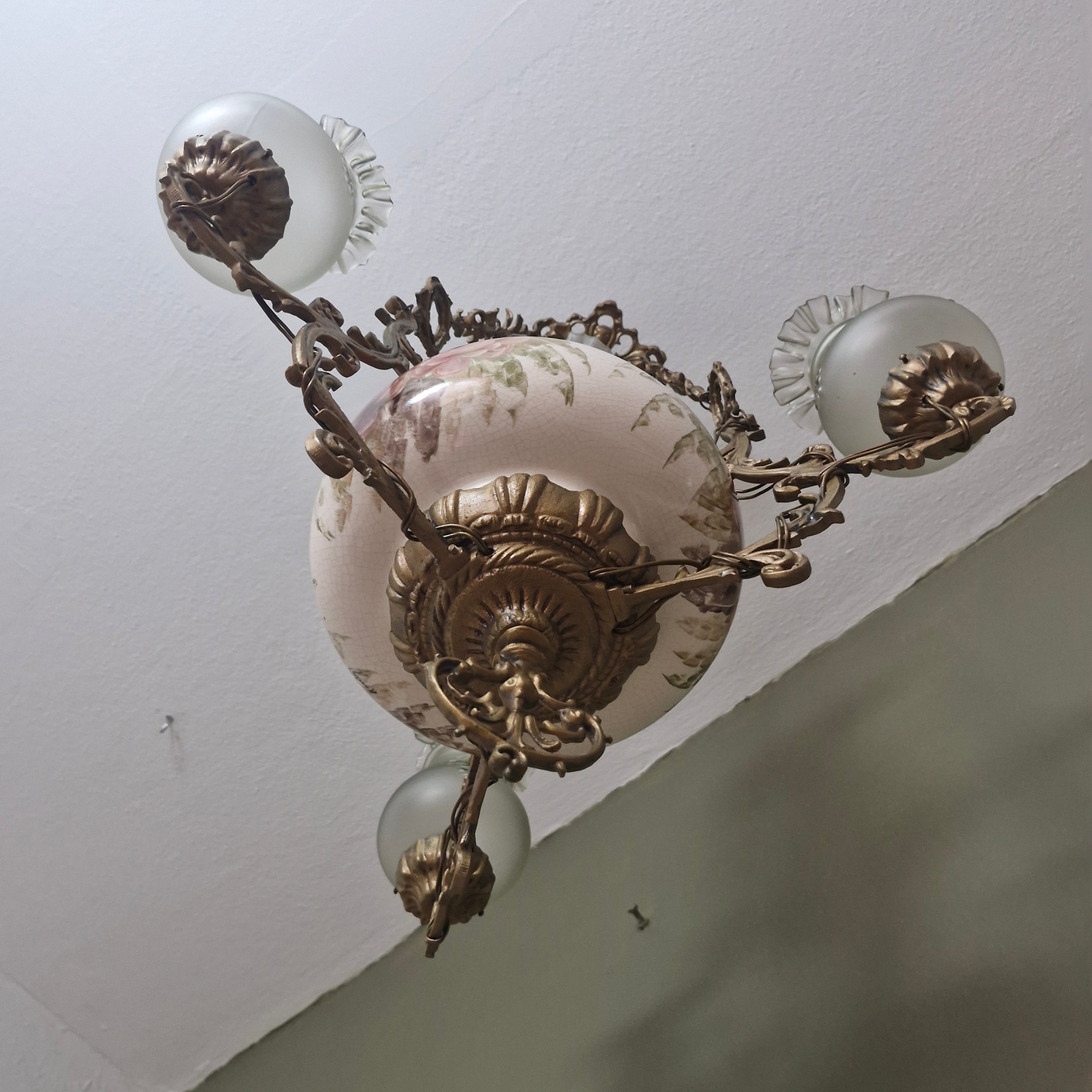 Lustre Pata Choca com pintura floral 