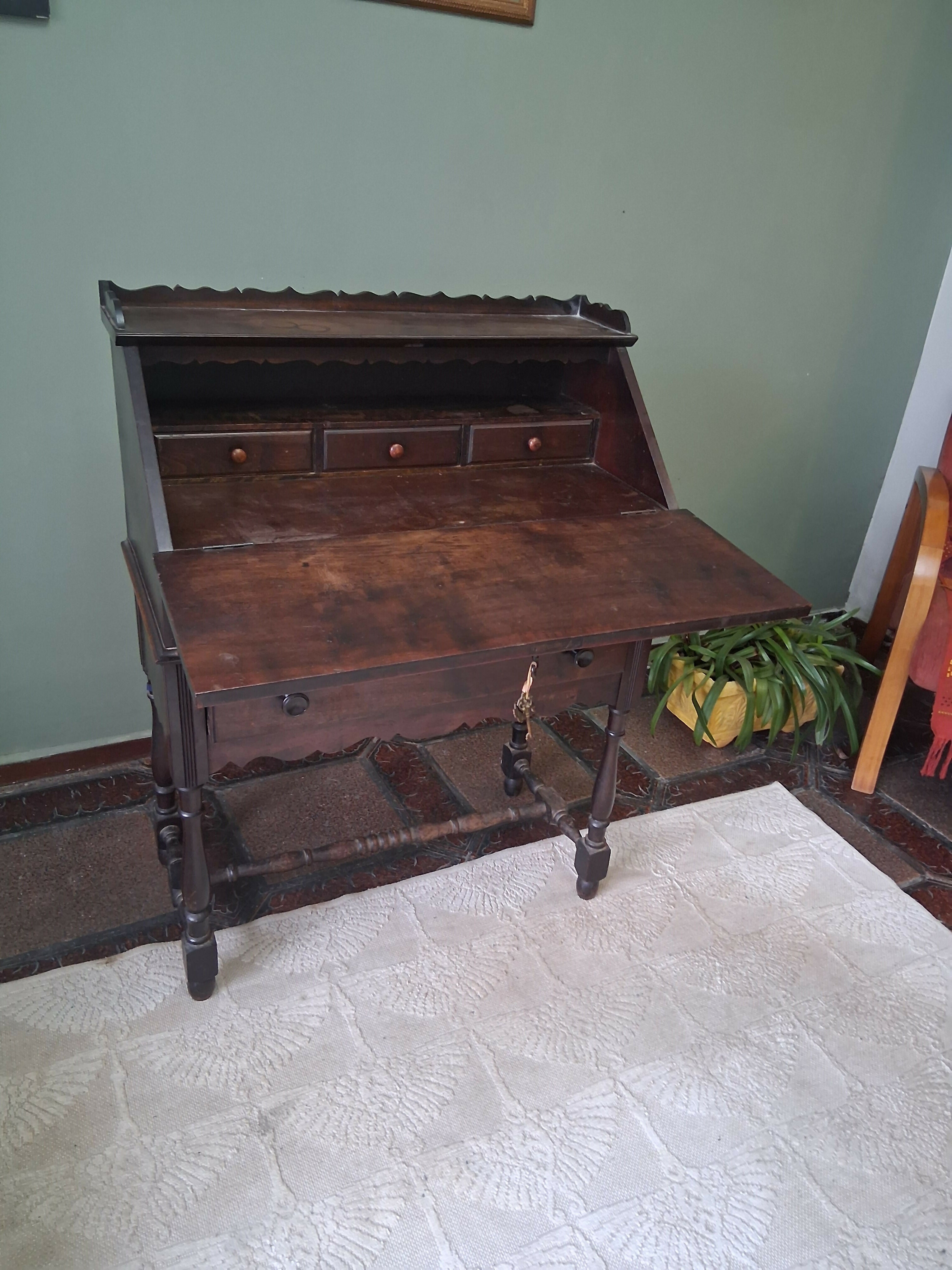 Escrivaninha Classica