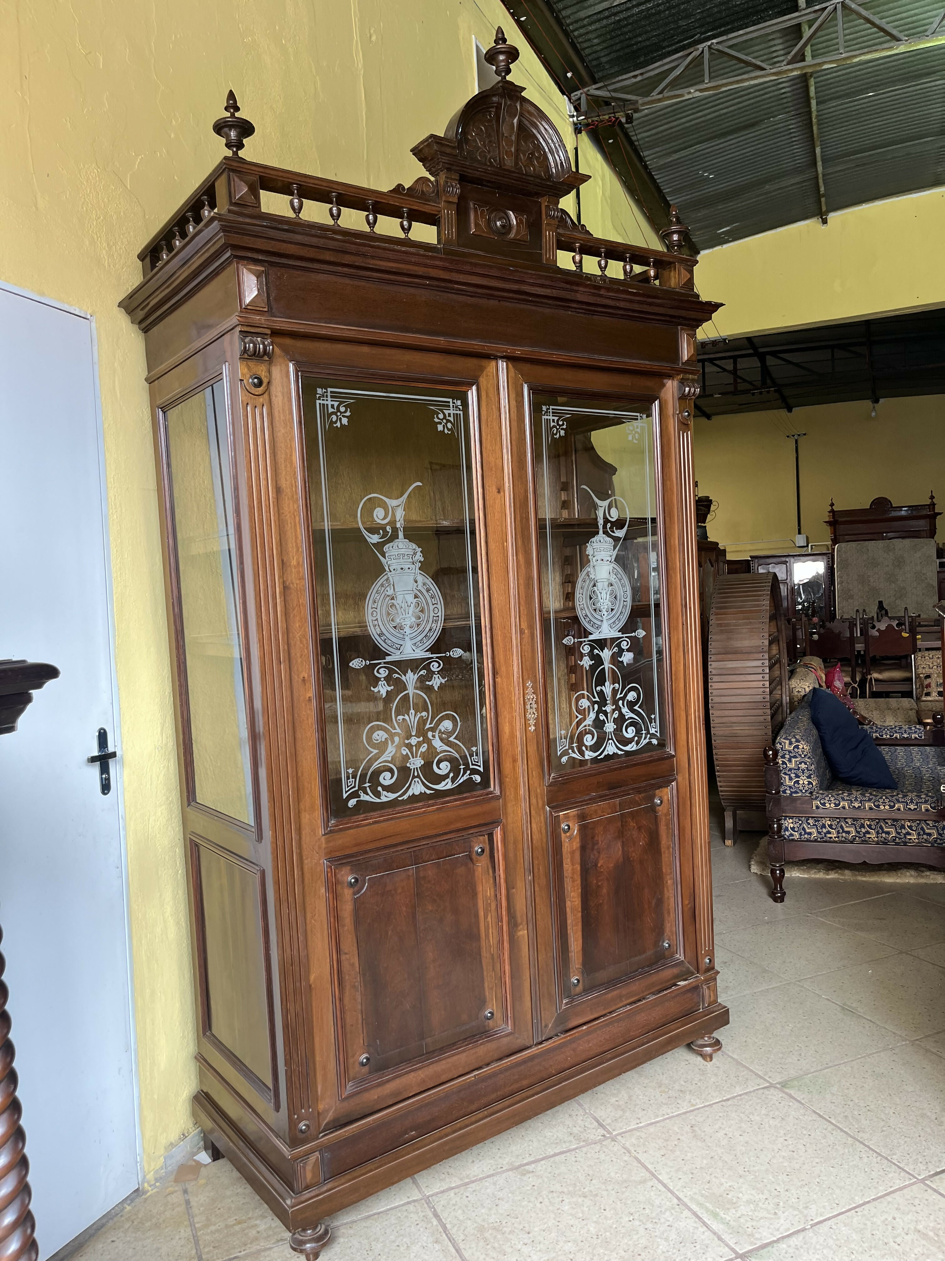 MAGNÍFICA CRISTALEIRA IMPÉRIO PORTUGUESA