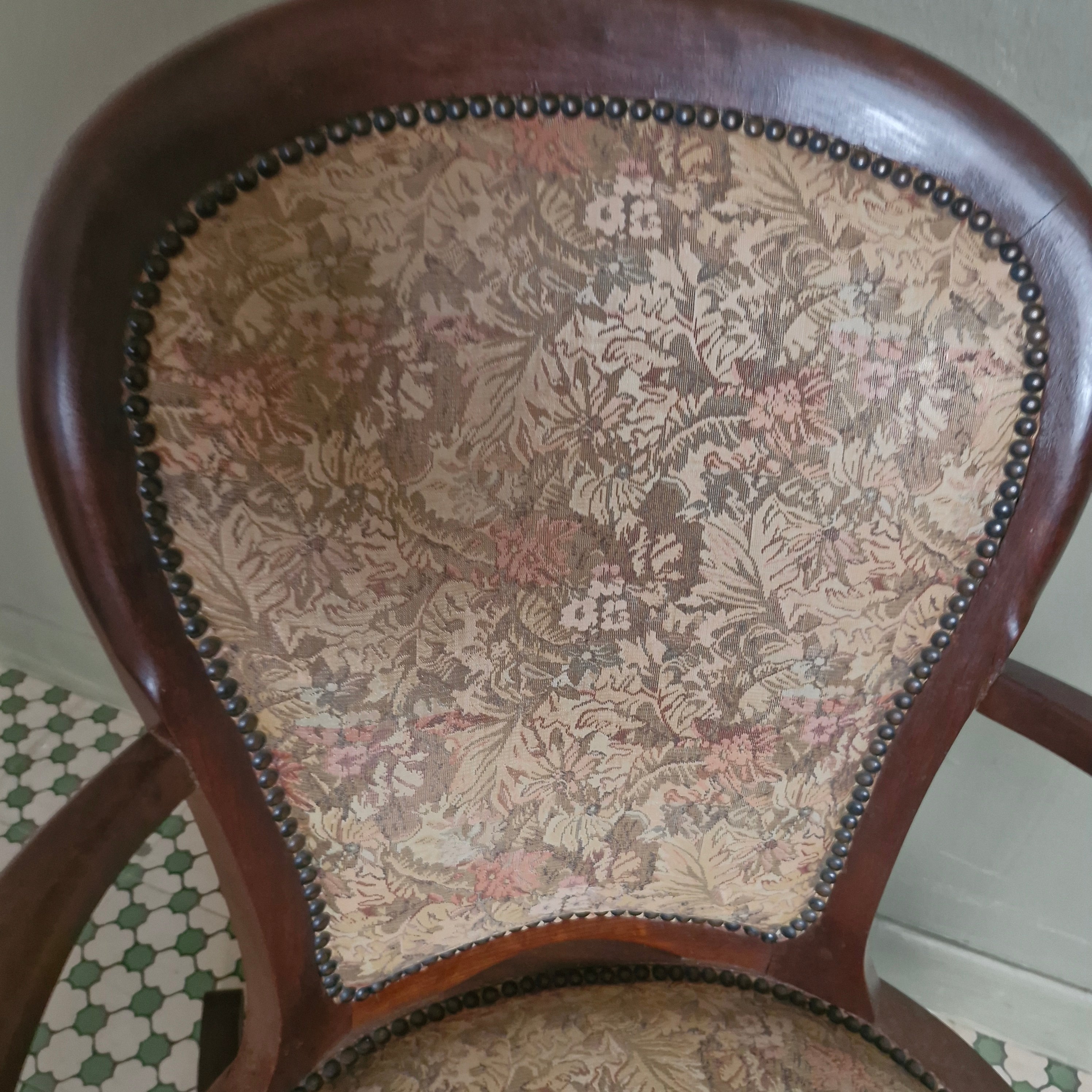 Cadeira de Balanço com estofado floral 