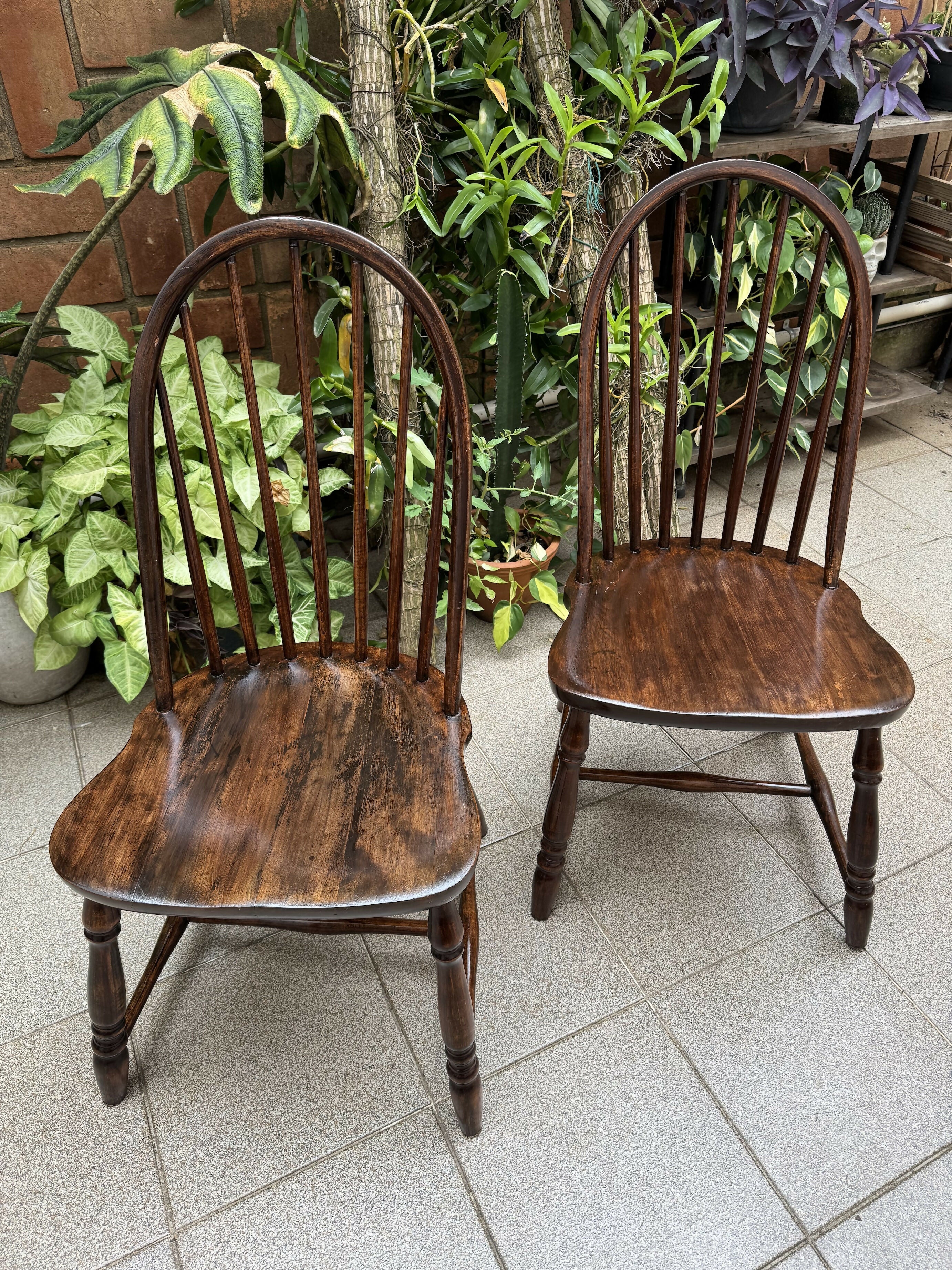 Par de Cadeiras Windsor - Madeira Maciça
