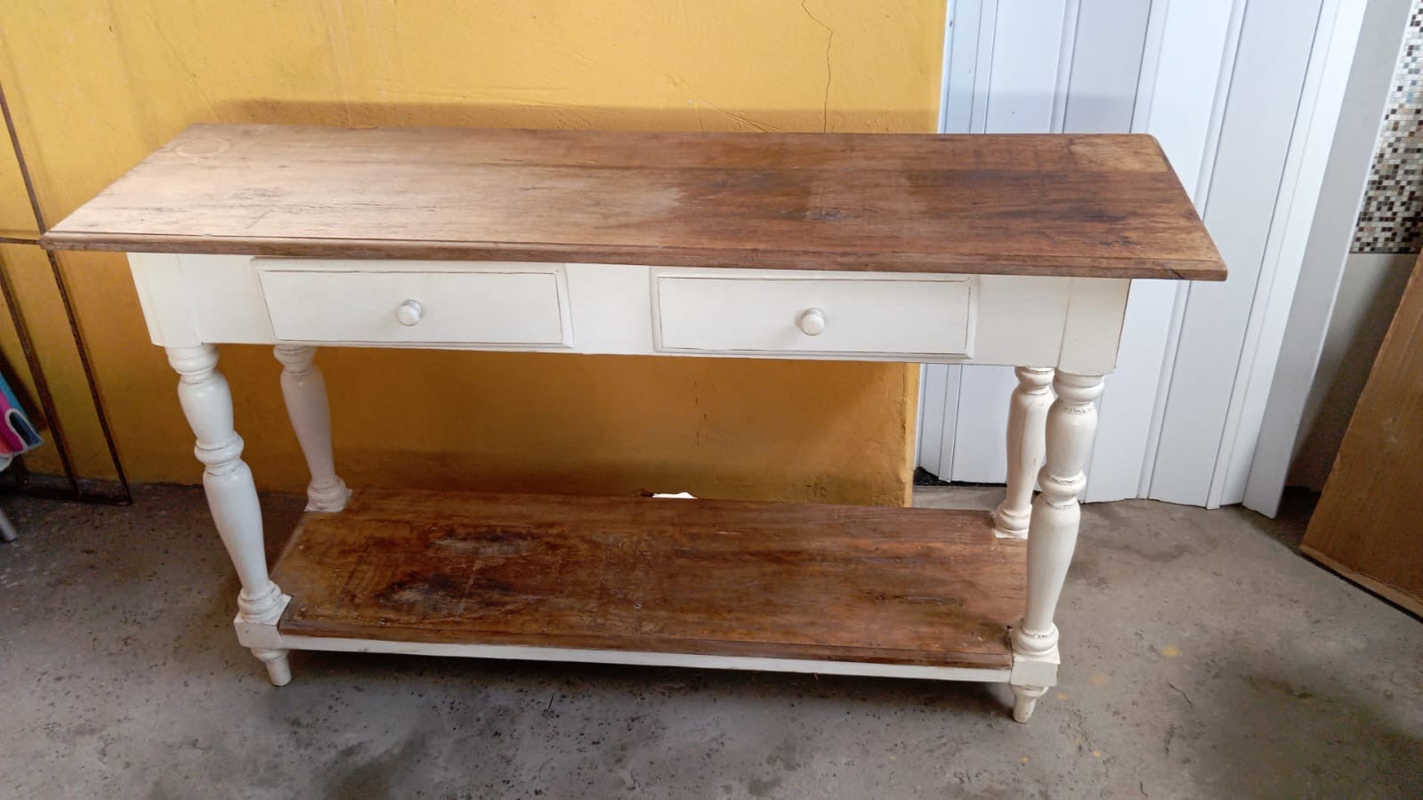 Aparador madeira de demolição pintado em branco e tampo natural (2 gavetas) 