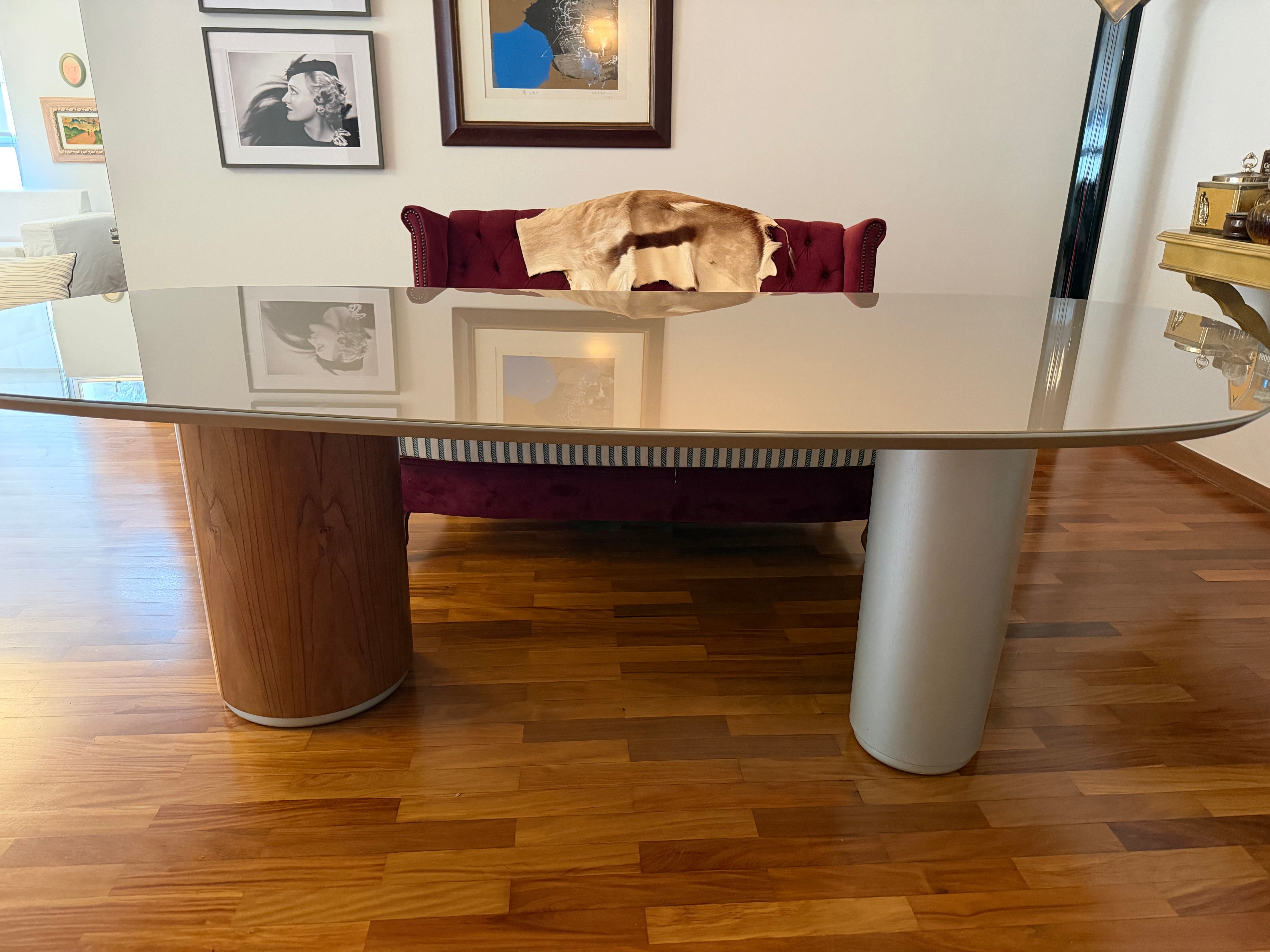 Mesa de jantar orgânica