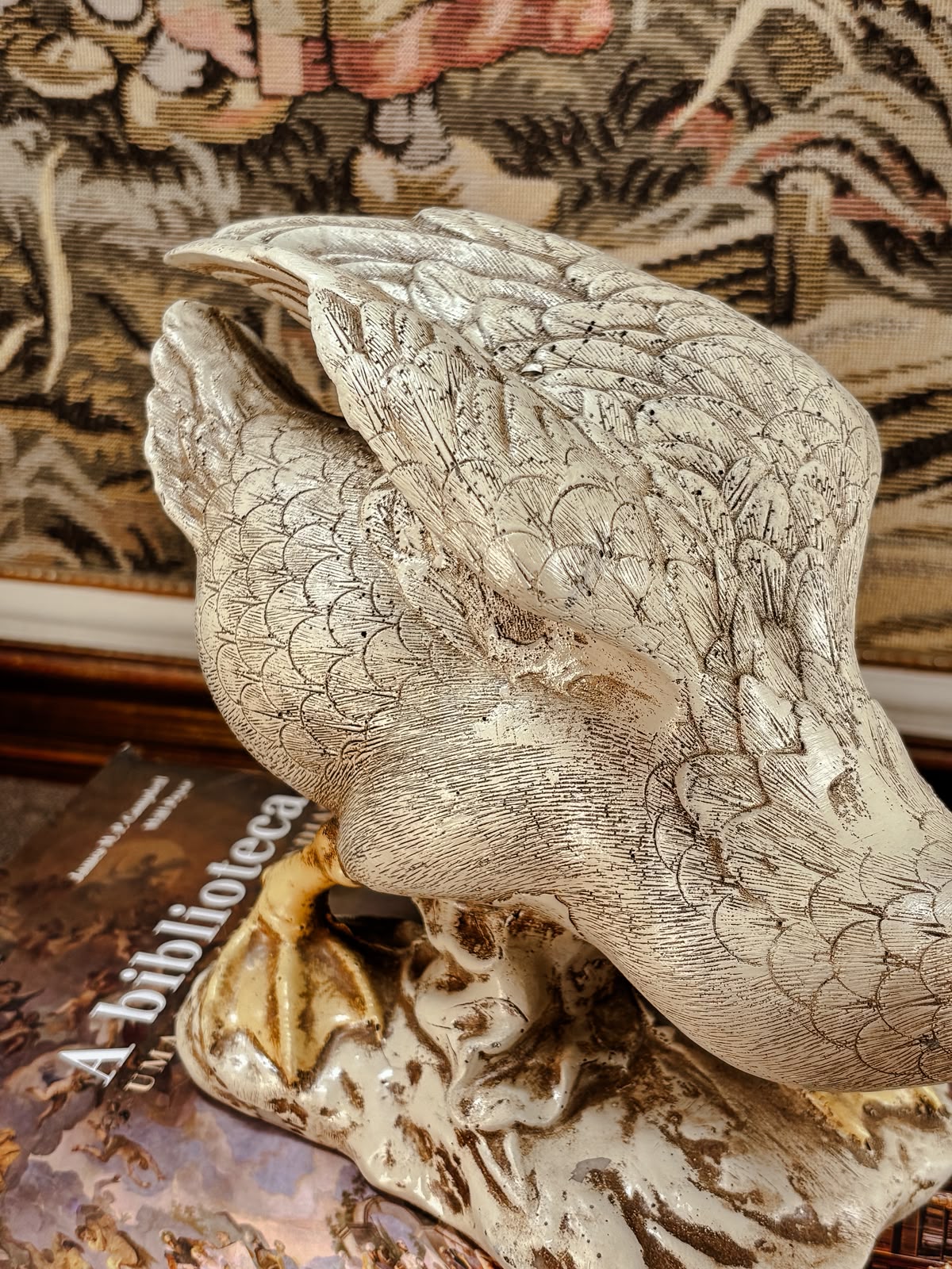 Pato Decorativo em Resina Mineral
