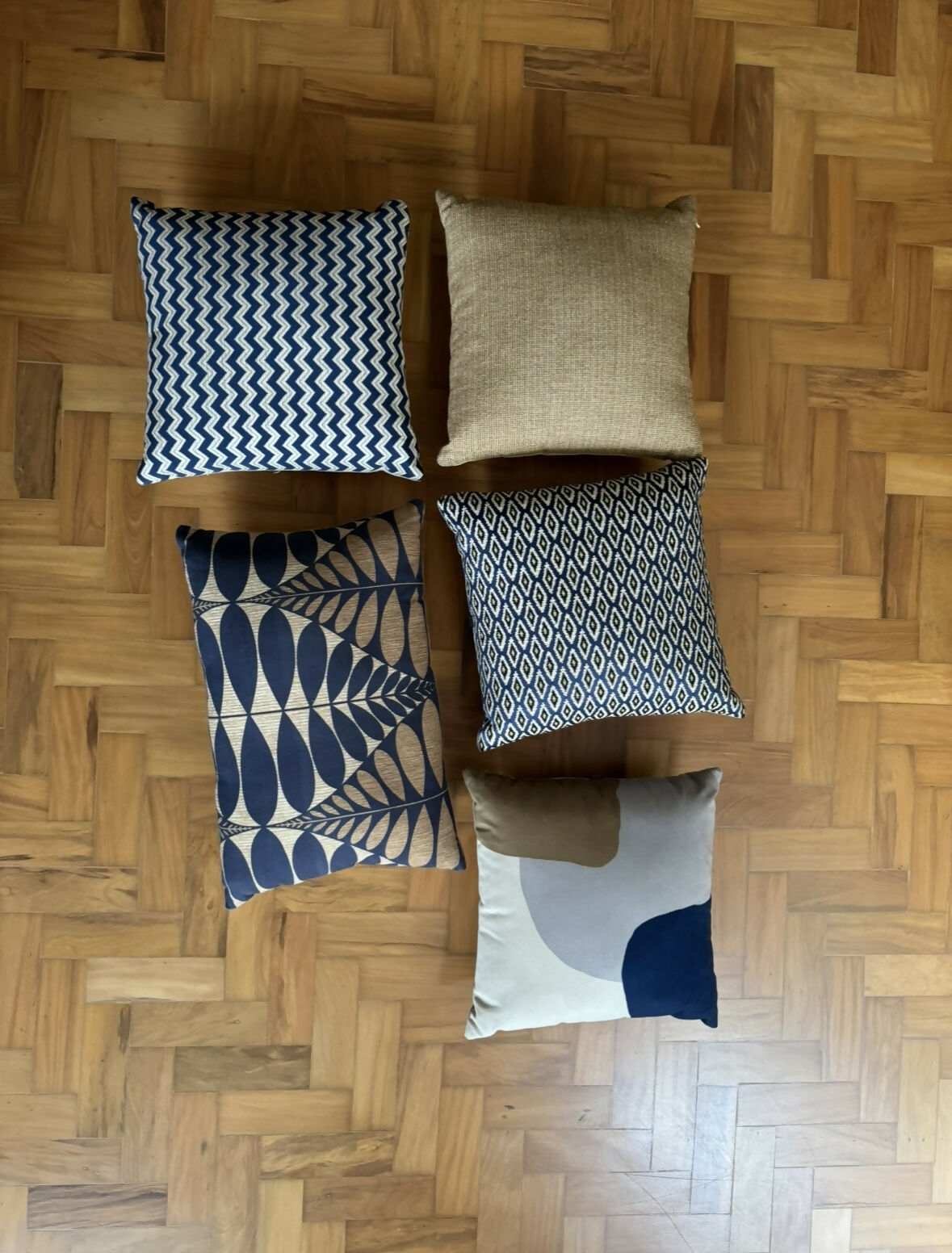 Conjunto de cinco almofadas Patterns&Colors