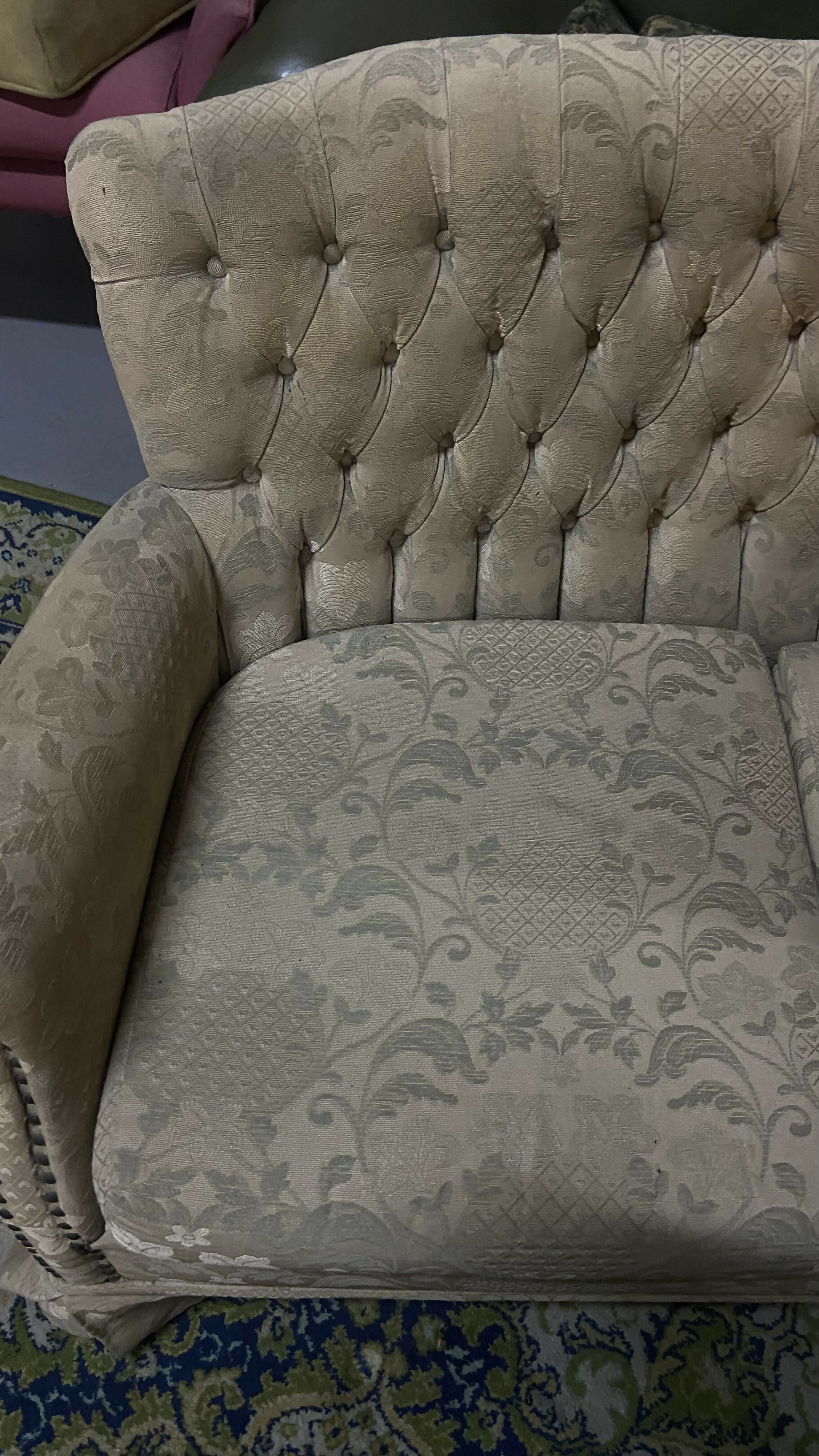 Sofá Bergere em capitonê