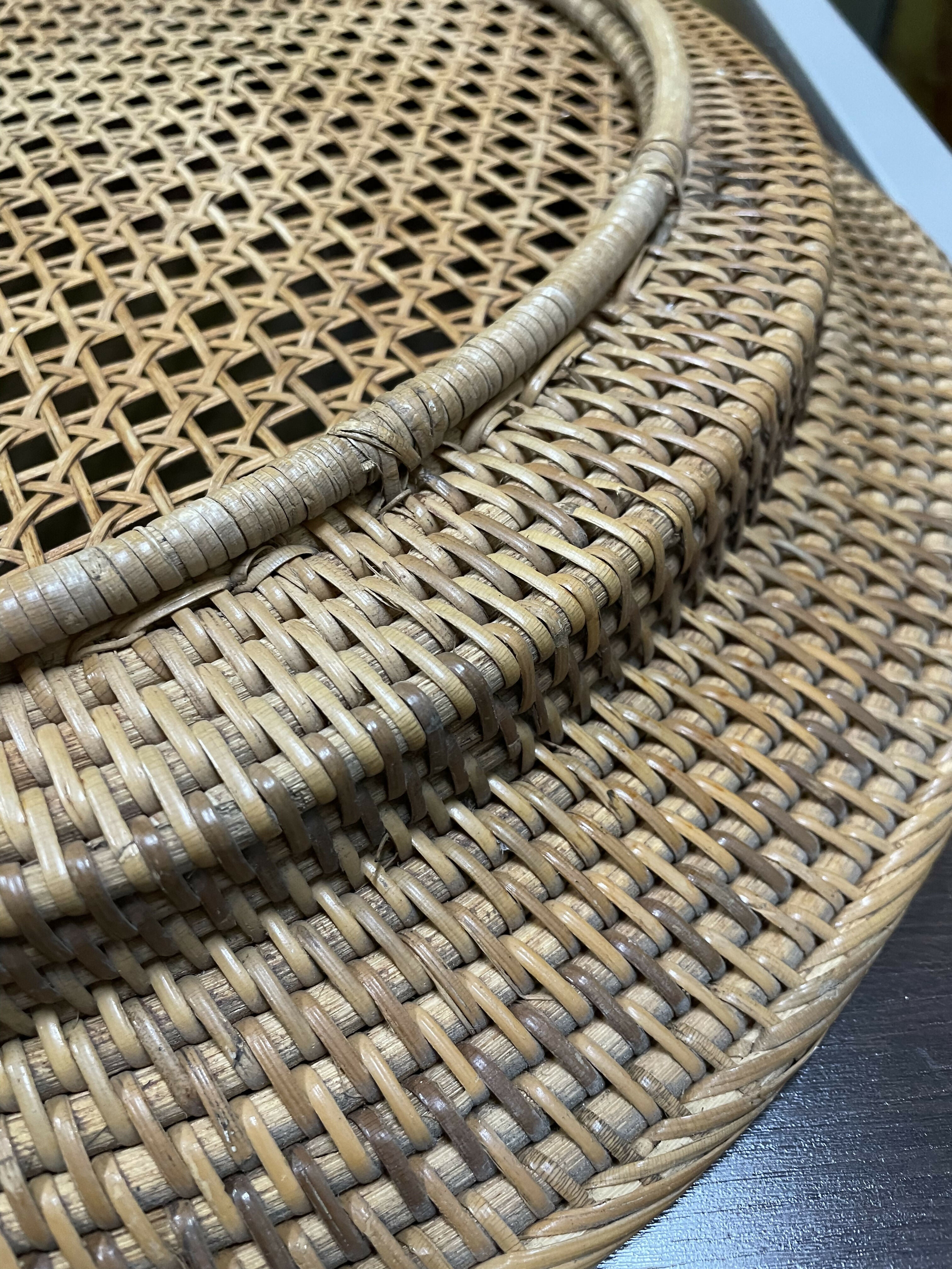 Prato de parede em Rattan