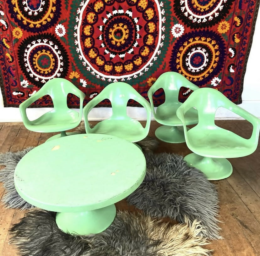 Conjunto Tulipa em fibra para jardim (4 cadeiras + mesa)