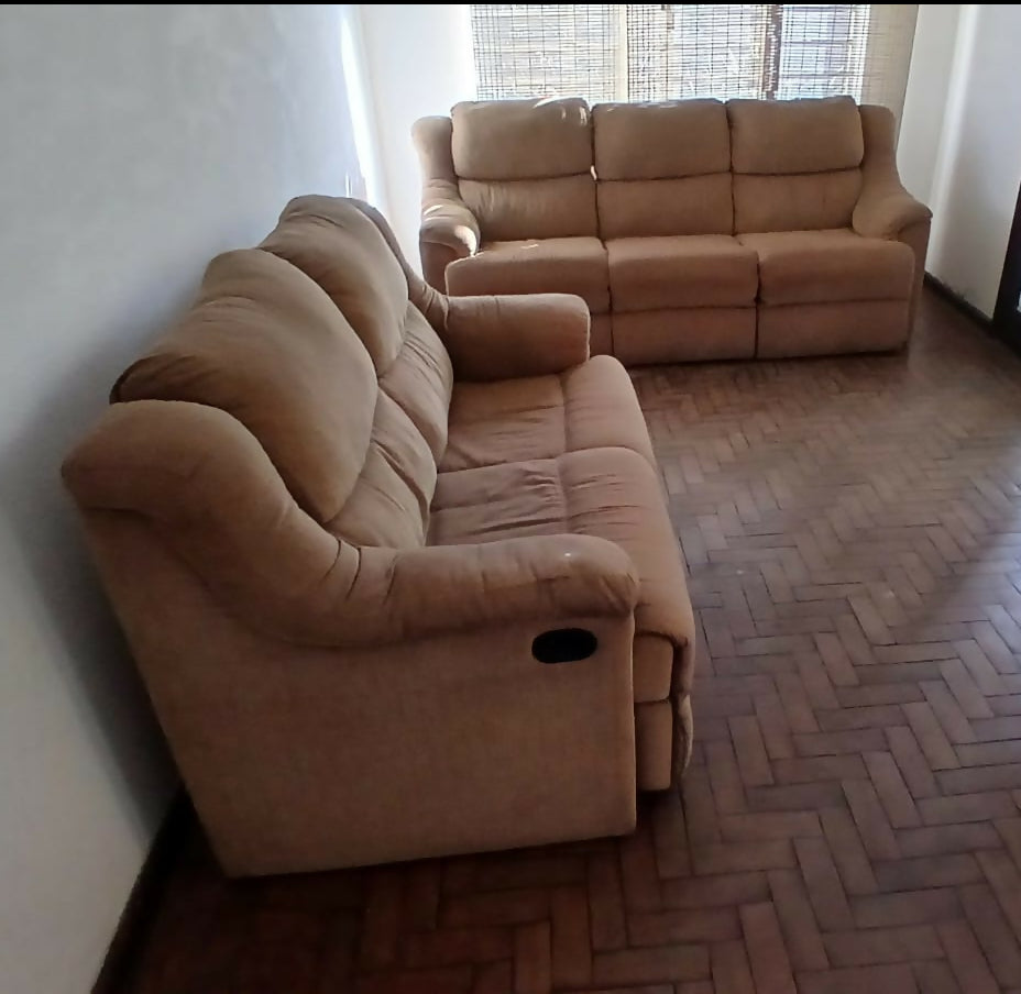 CONJUNTO SOFÁ 3 LUGARES + SOFÁ 2 LUGARES