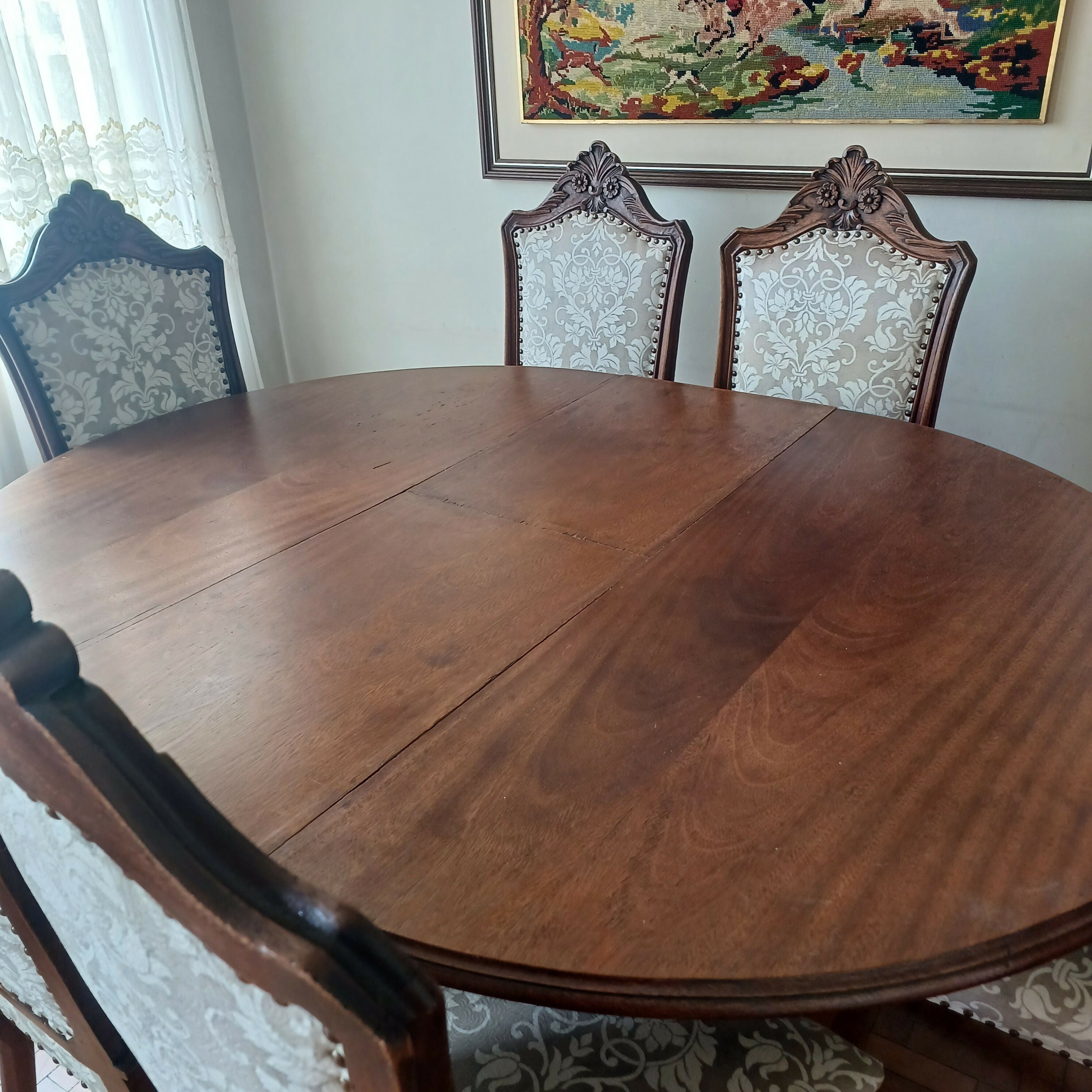 Jogo de Jantar (mesa e 6 cadeiras) e Bar / Armário em madeira maciça