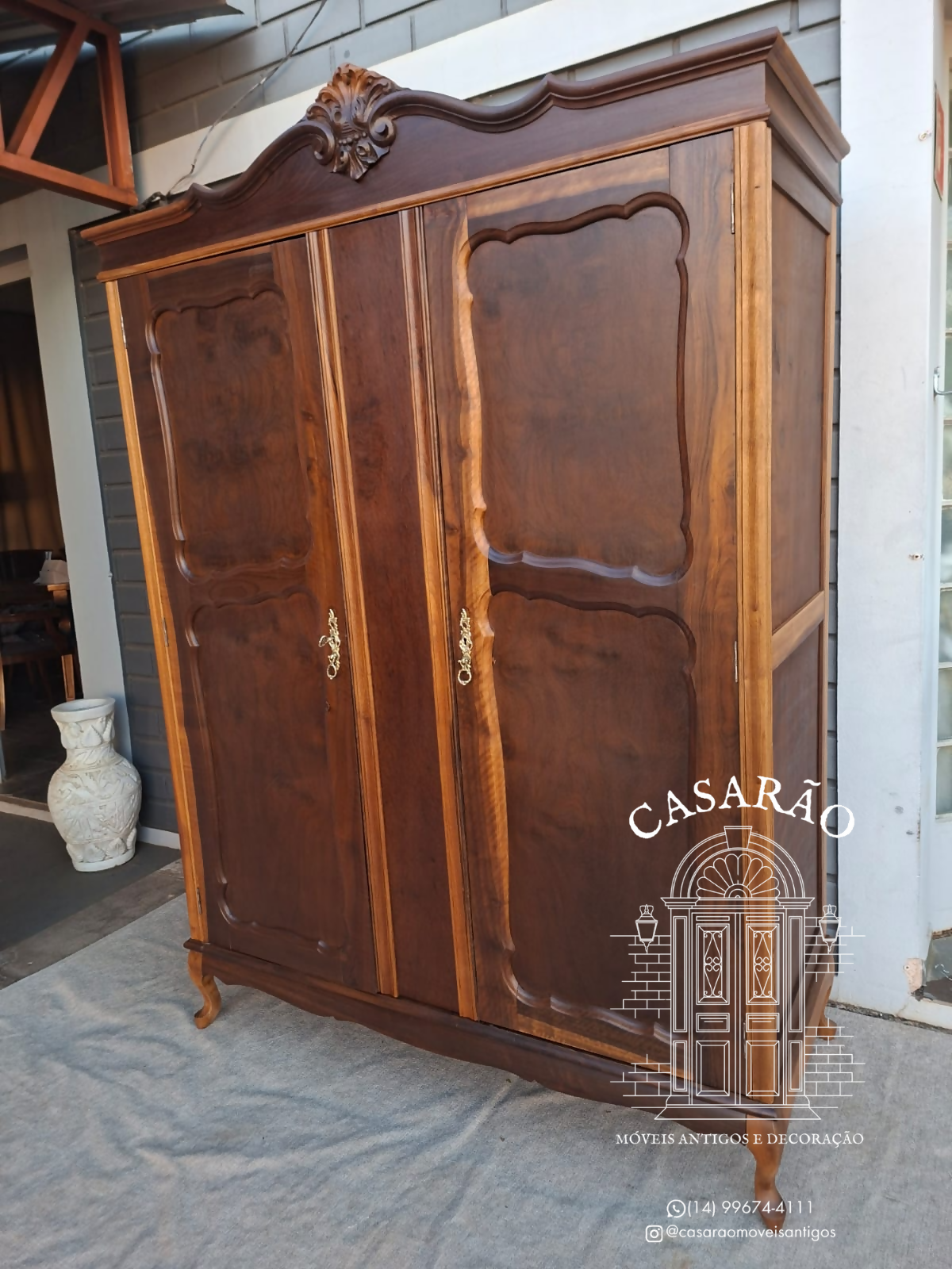 Guarda-Roupa Provençal em Imbuia com duas portas - restaurado
