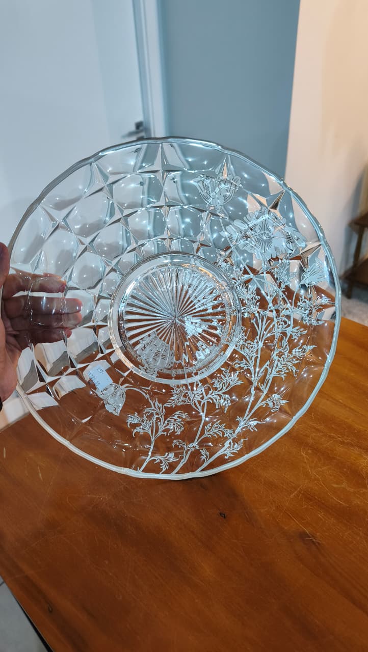 Prato Decorativo em Vidro Trabalhado com Motivos Florais – 34 cm