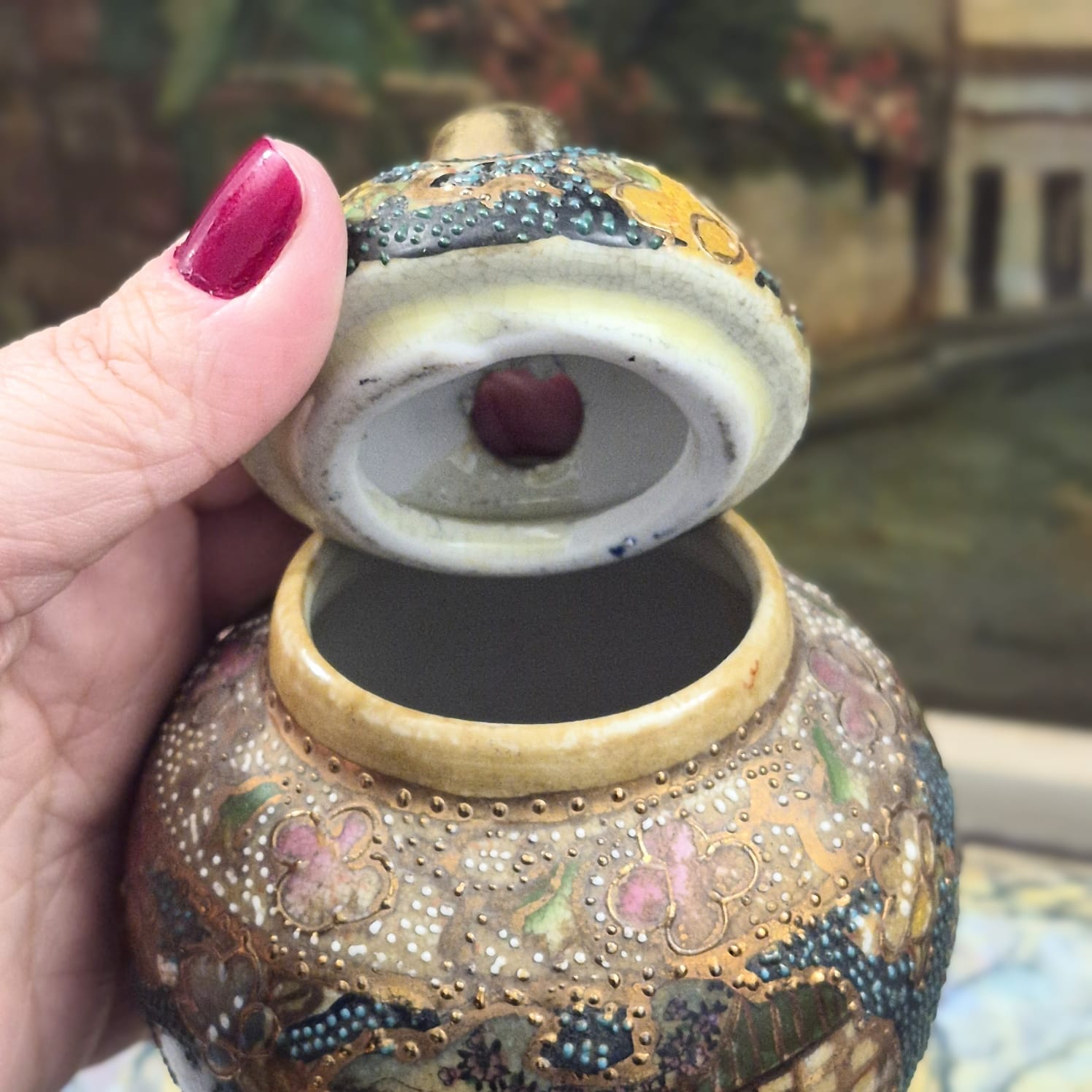 Potiche incensario em porcelana chinesa vintage estilo Satsuma, em perfeito estado.