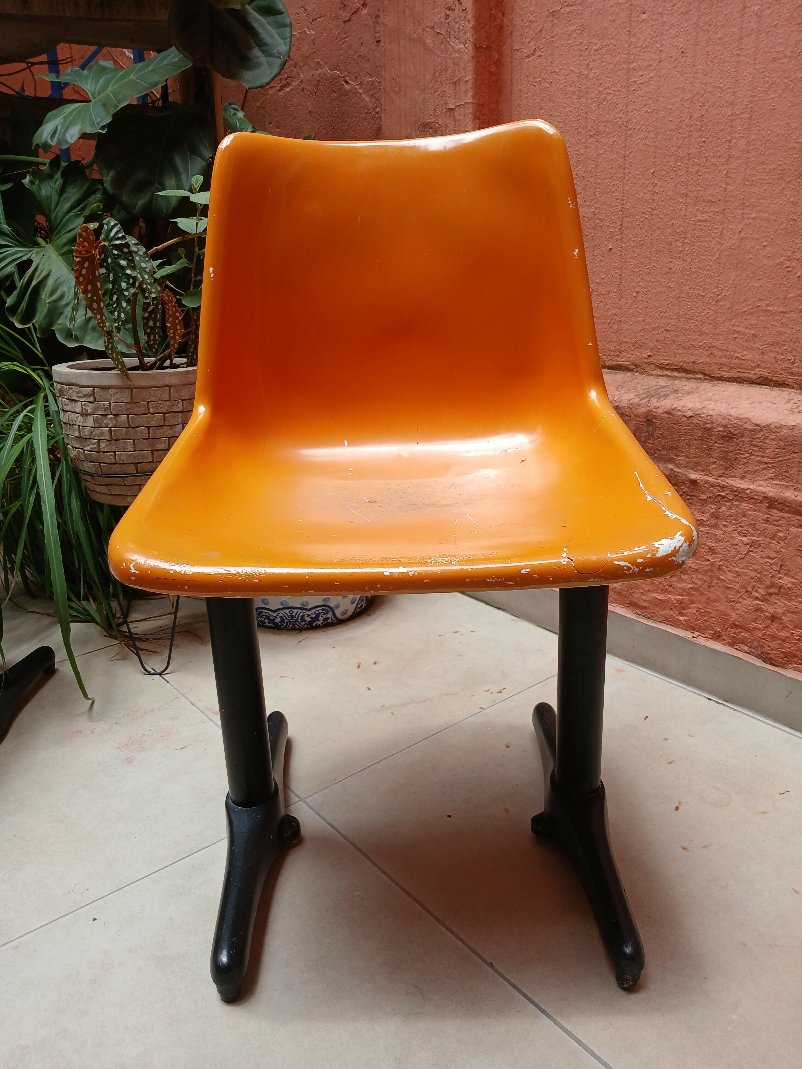 Par de cadeiras retrô laranja