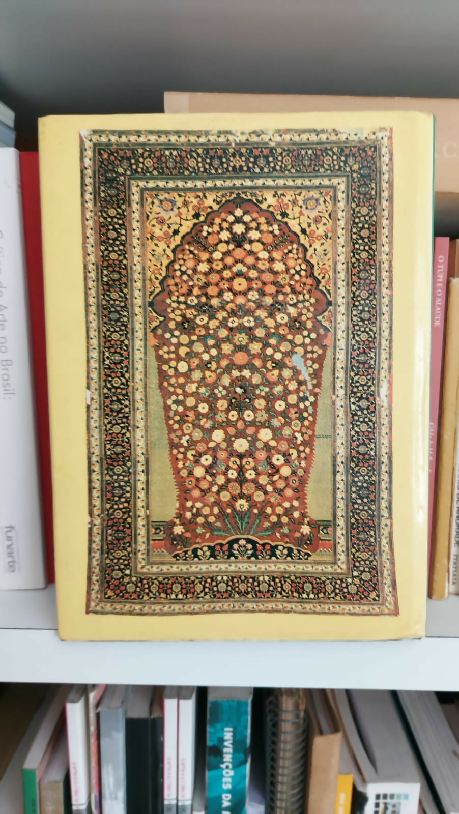 Livro "Oriental Rugs and Carpets" de Fabio Formenton - Edição de 1974