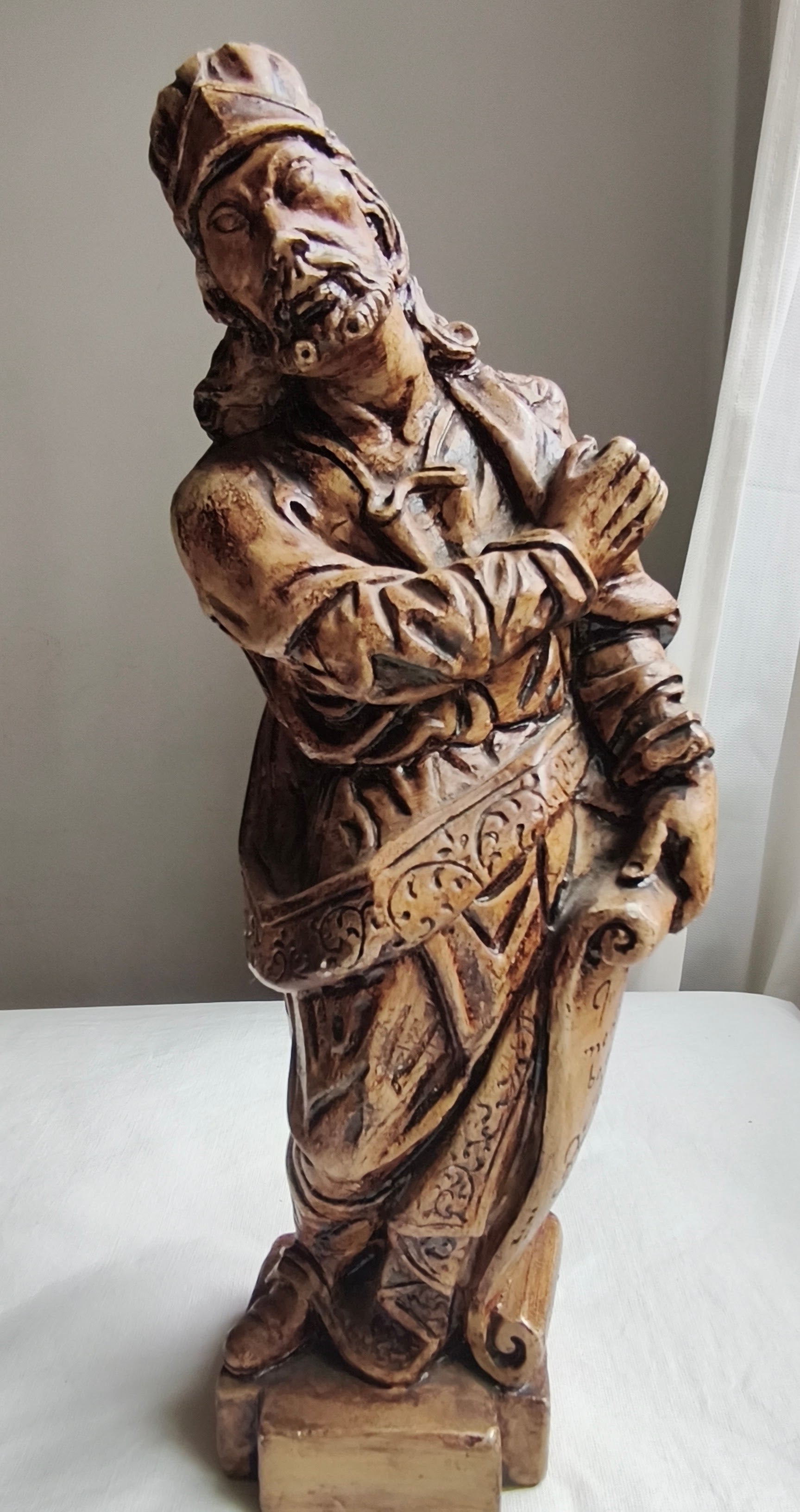 Escultura decorativa do Profeta Ezequiel