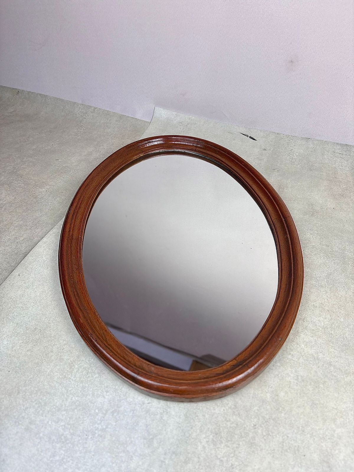 Espelho oval em Cerejeira 60’s