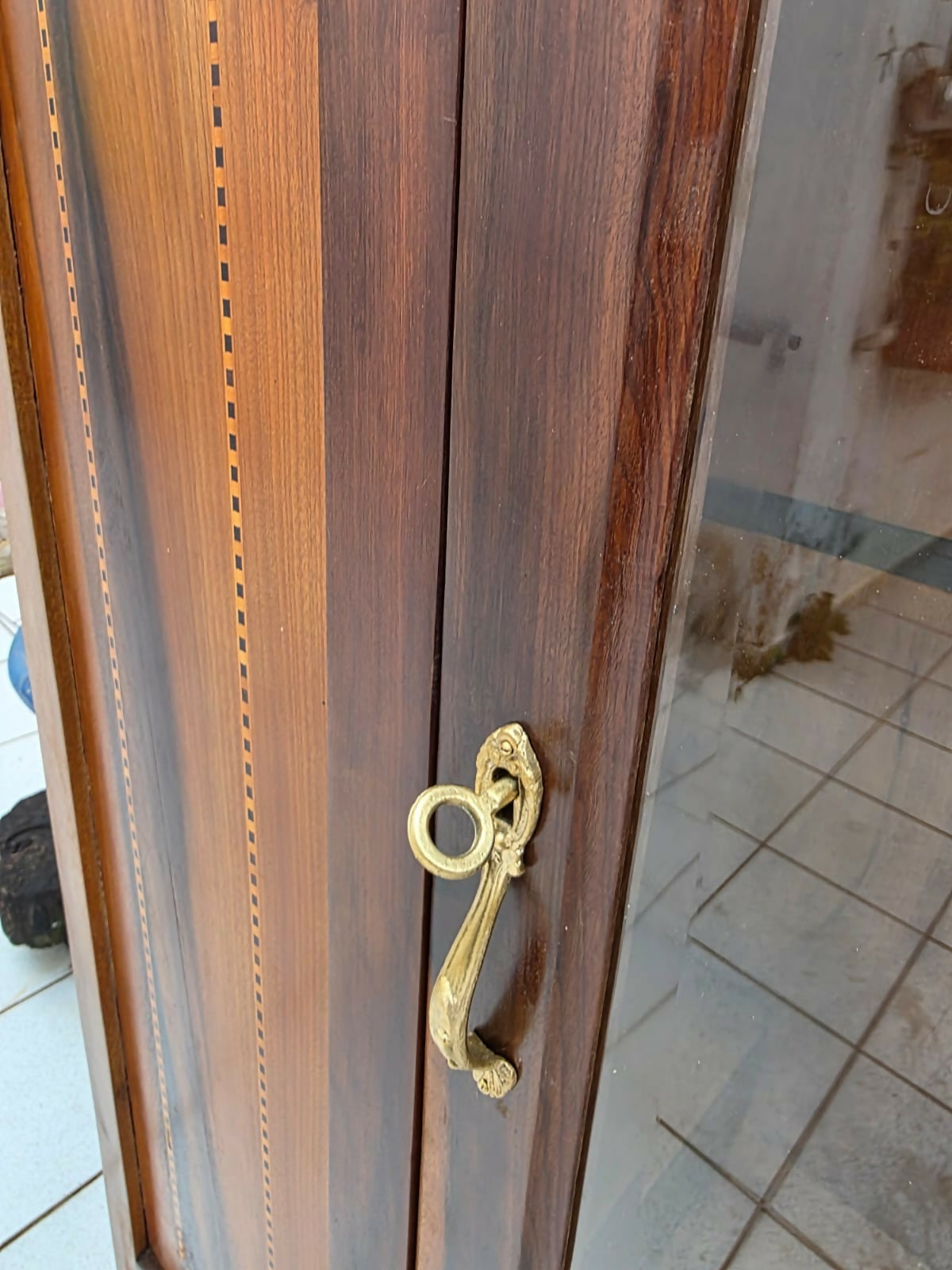 Guarda Roupa centenário em marchetaria e vidro bisotê