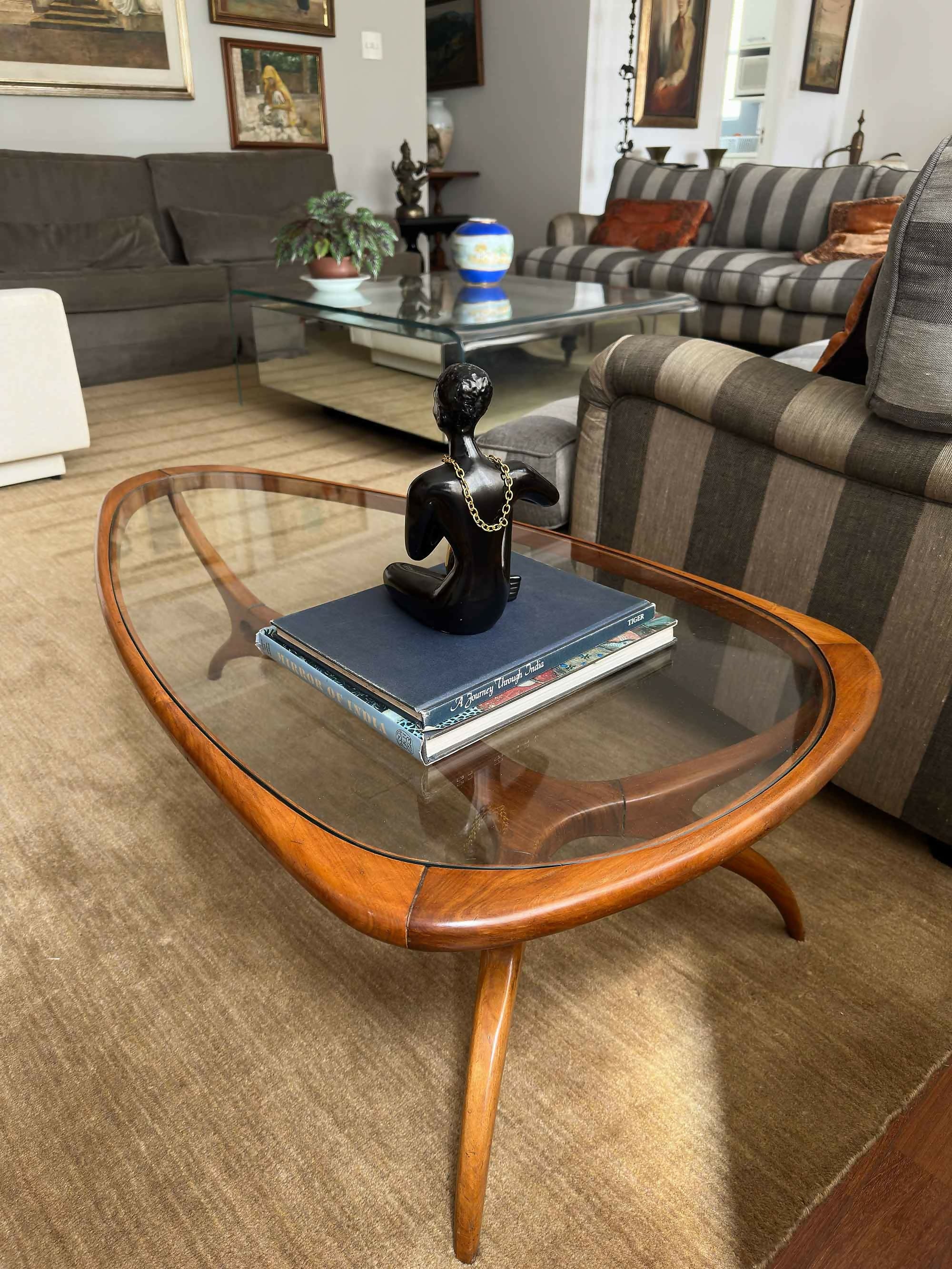 Mesa de centro ou apoio em Caviúna e vidro - Scapinelli