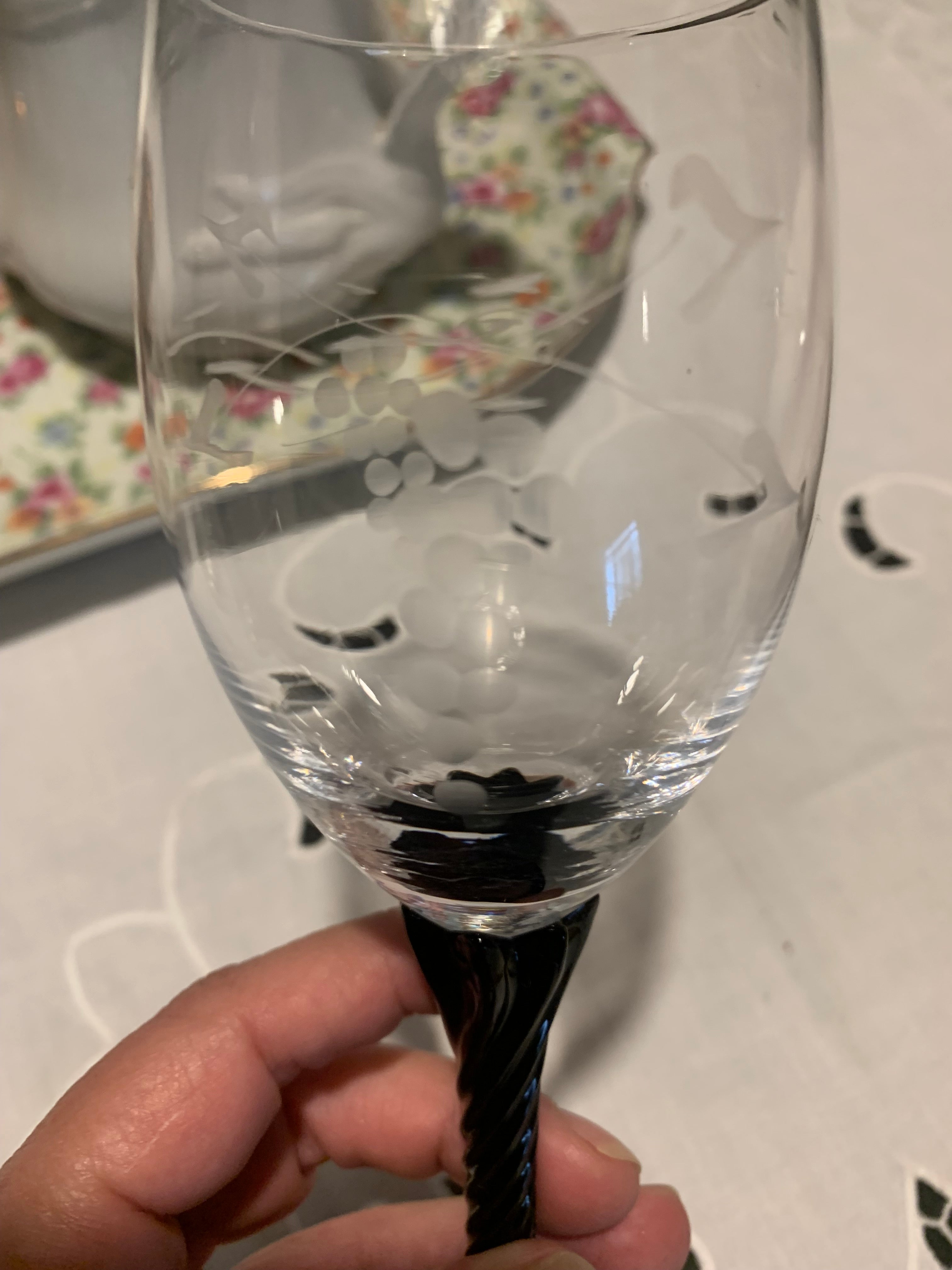 Taça solteira copo de vinho em vidro muito delicado