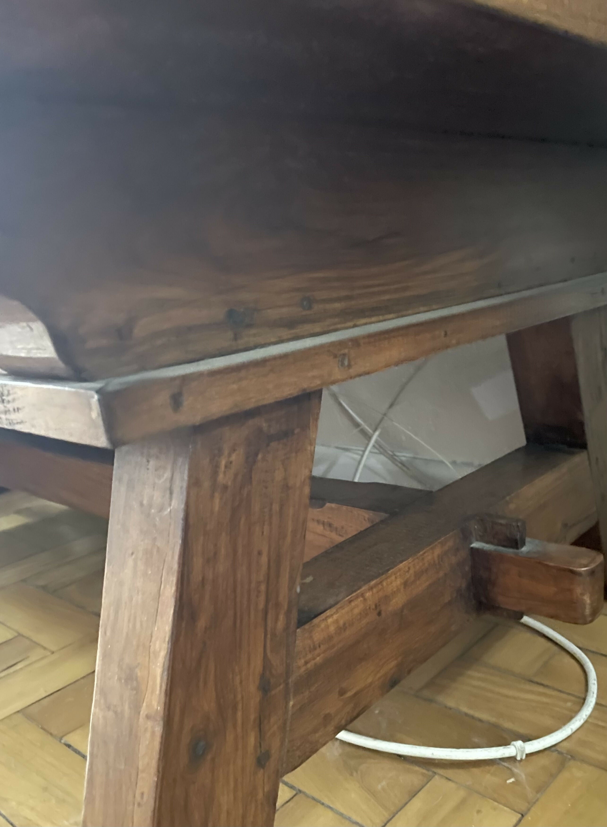 Mesa de centro rústica com duas gavetas