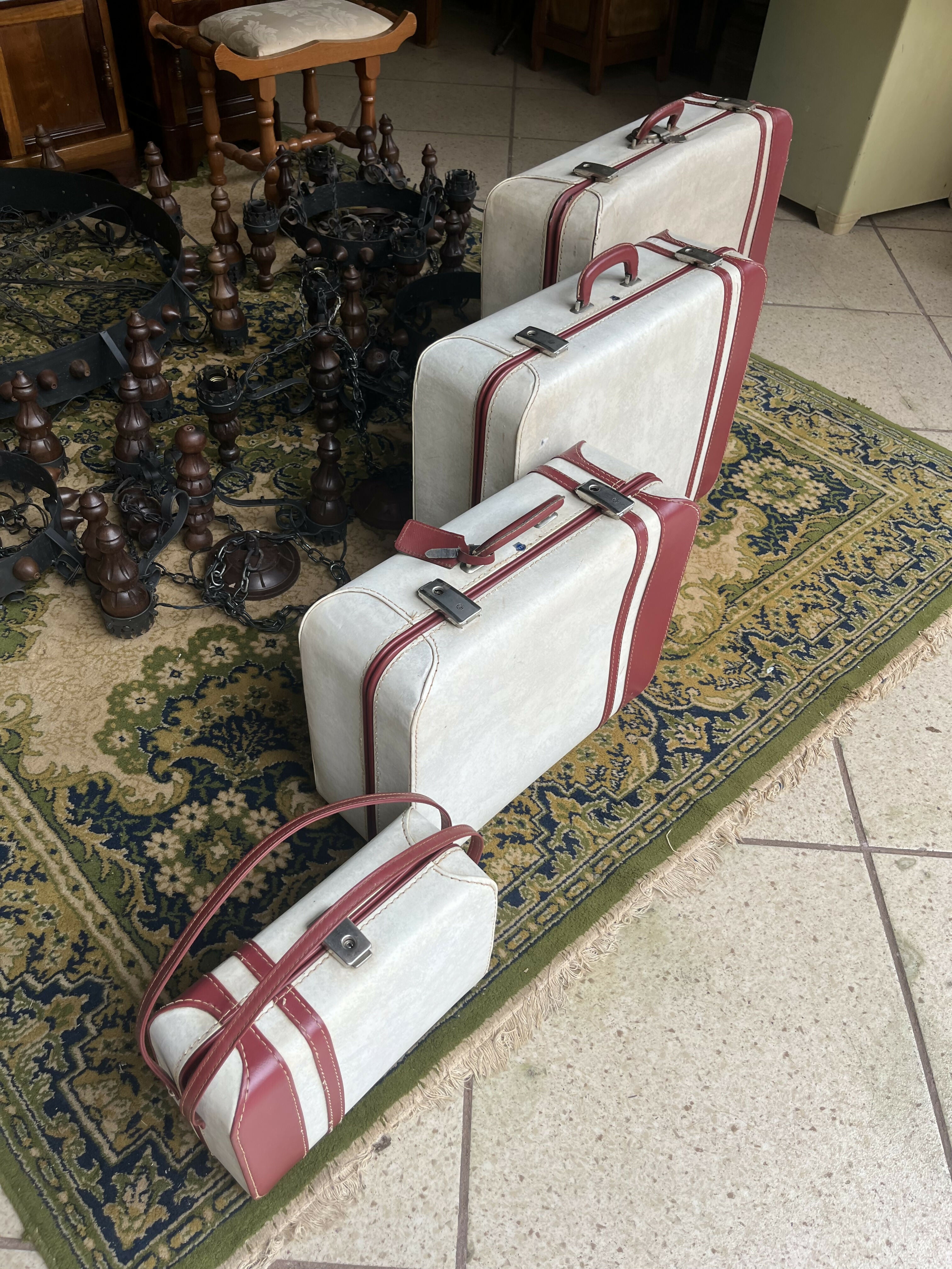 CONJUNTO DE 4 MALAS IKA ANTIGAS DE COURO