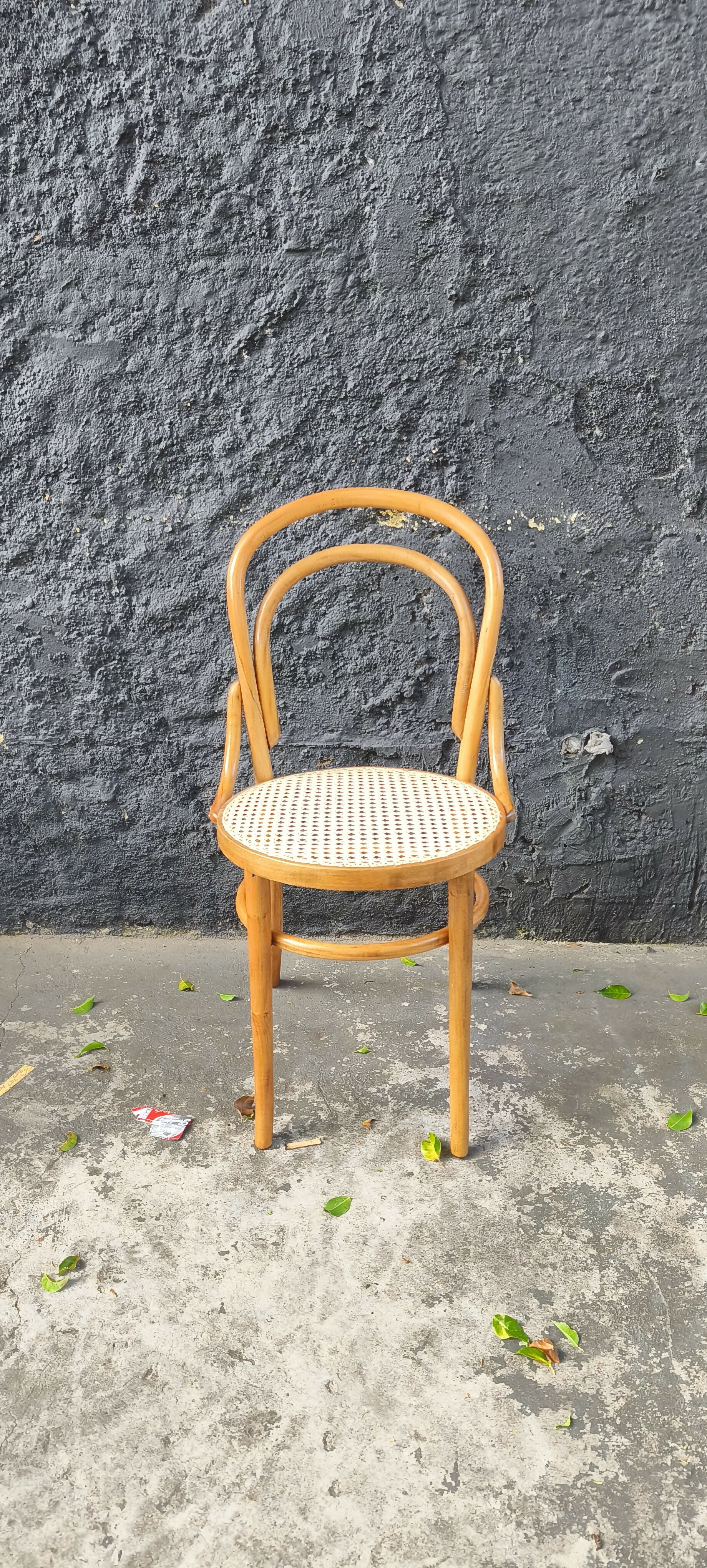 Par de Cadeiras Thonart modelo Thonet em palhinha