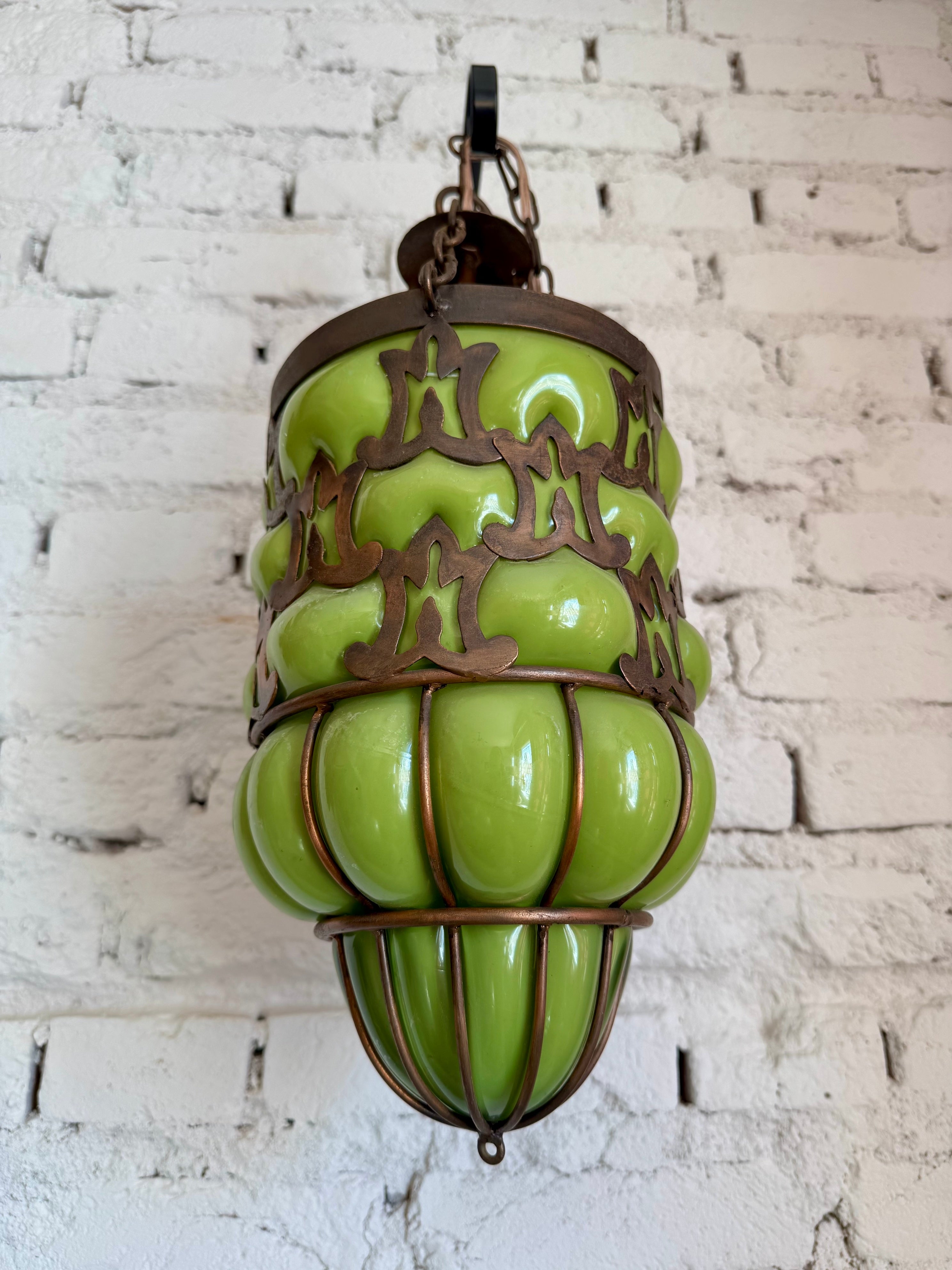 Linda Luminária / Lustre em Vidro Soprado Bombê verde - Elétrica Renovada