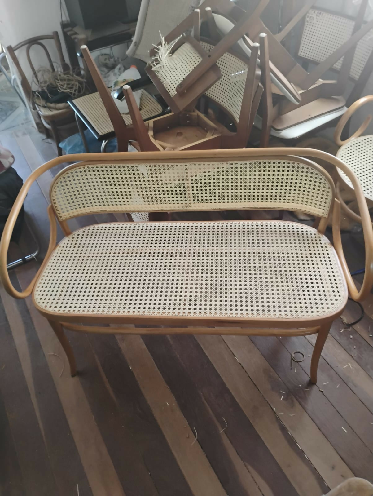 Recém Restaurado! Conjunto Thonet Modelo Panamá: Poltrona com Braços e Namoradeira