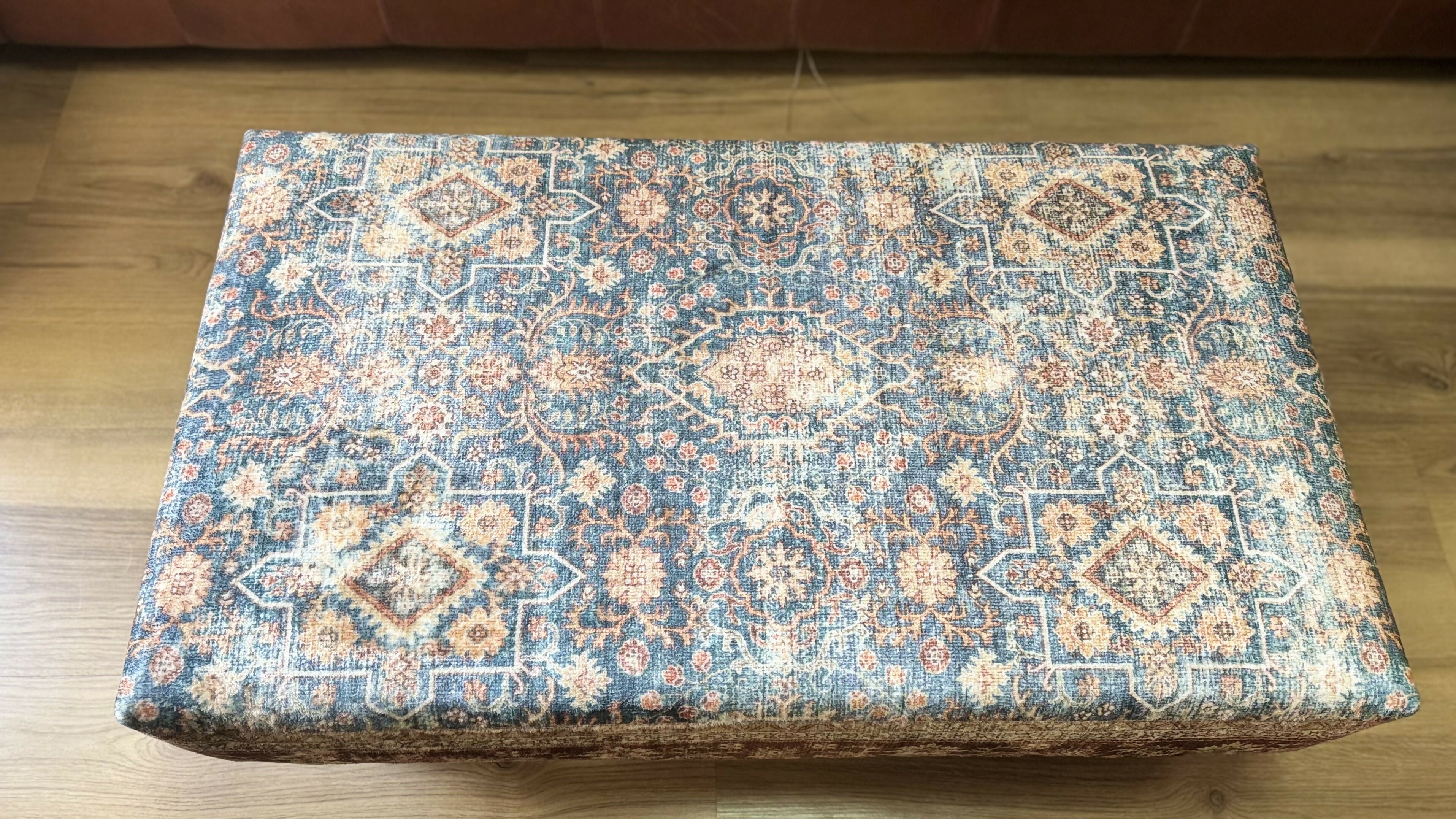 Pufe / mesa de centro / apoio para pés