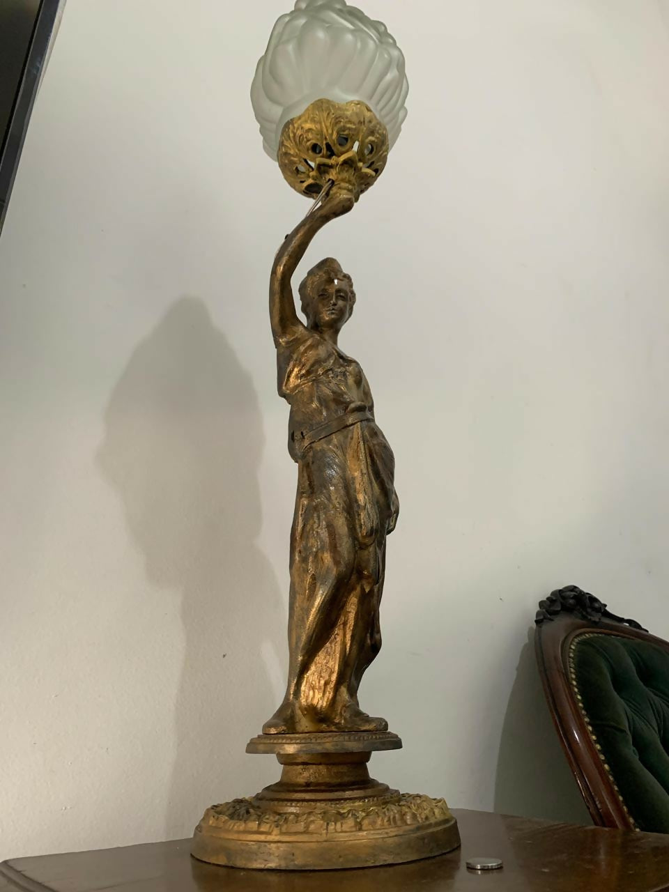 Grande Abajur em Bronze Figura Feminina Tocha (83cm)