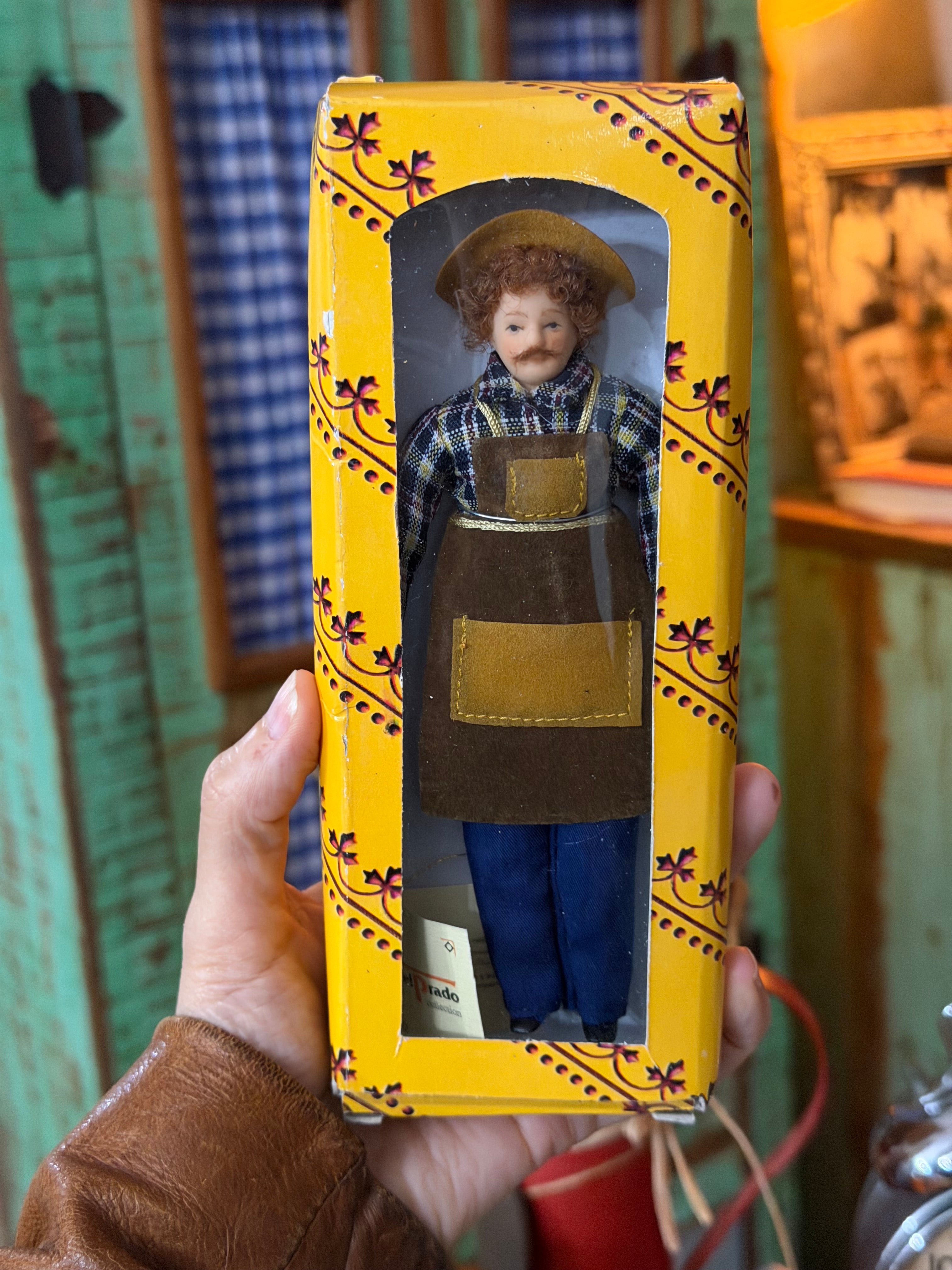 DEL PRADO - Bonecas em miniatura da renomada coleção Del Prado. Roupas vitorianas e rico em detalhes (valor unitário) 