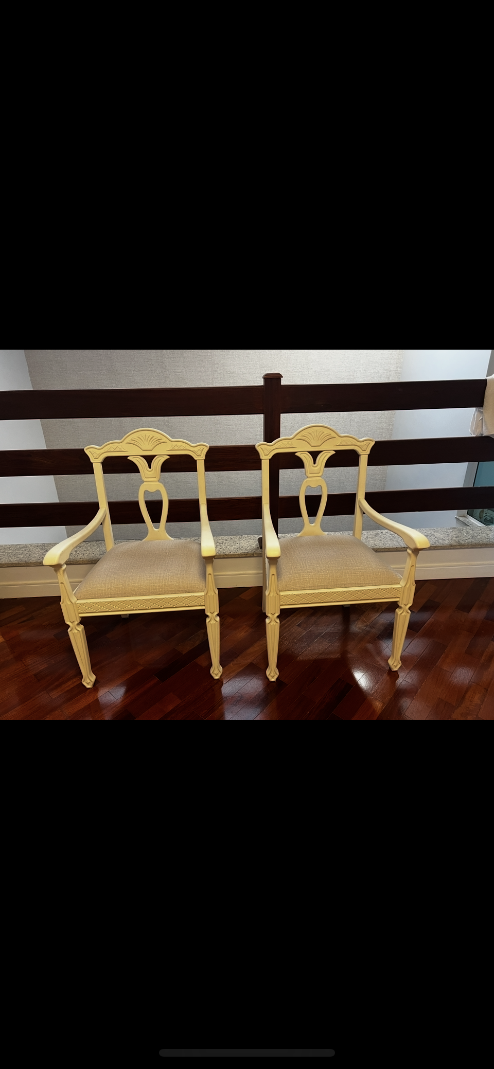 Conjunto de sofá + Poltronas em madeira maciça entalhada e linho - Sofisticação Atemporal