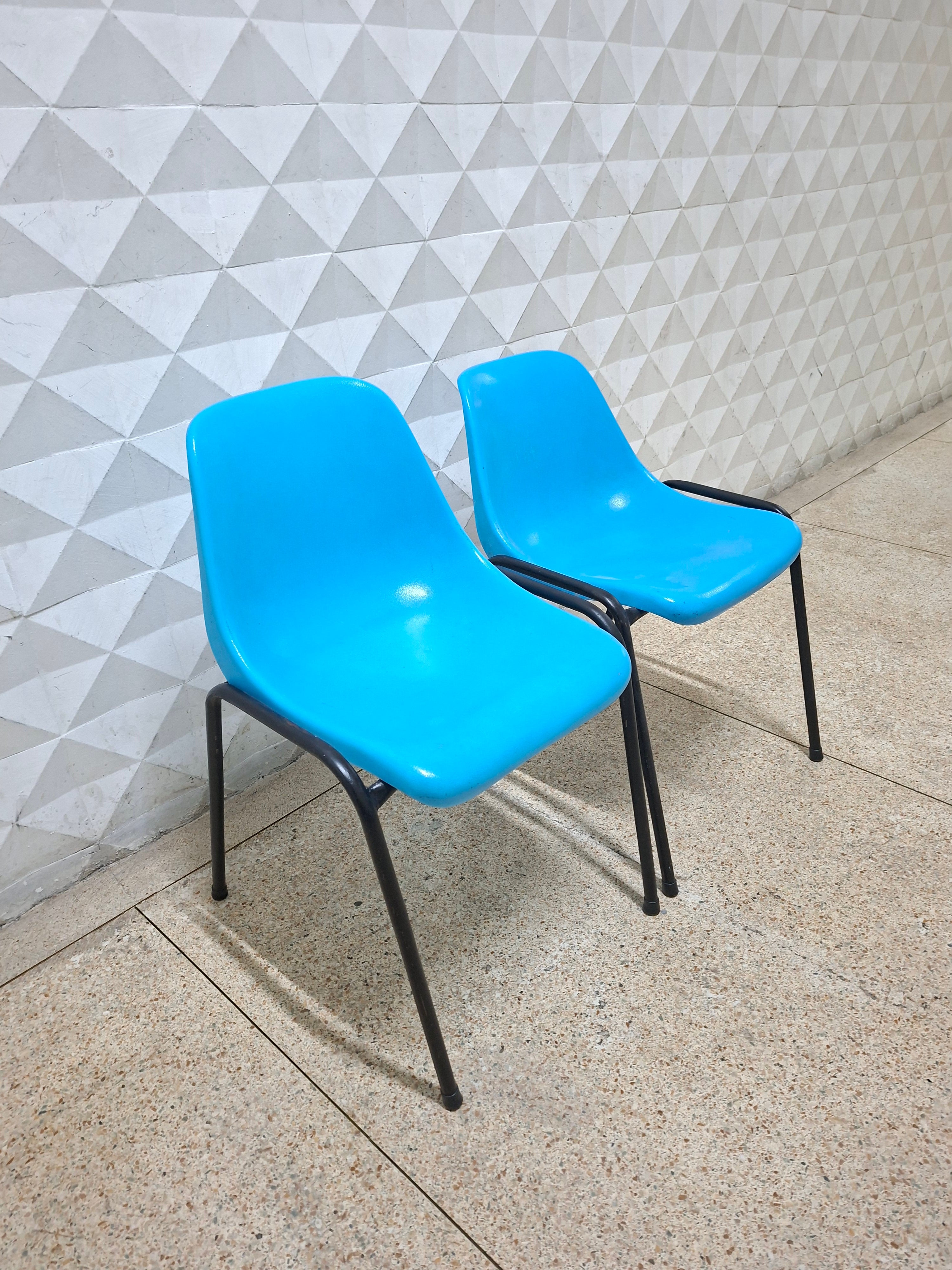 Par de Cadeiras Vintage da Moderna em tom azul