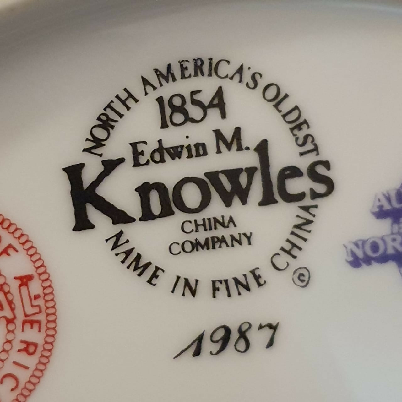 Prato decorativo de coleção em porcelana americana Knowles, Norman Rockwell. Lindo!